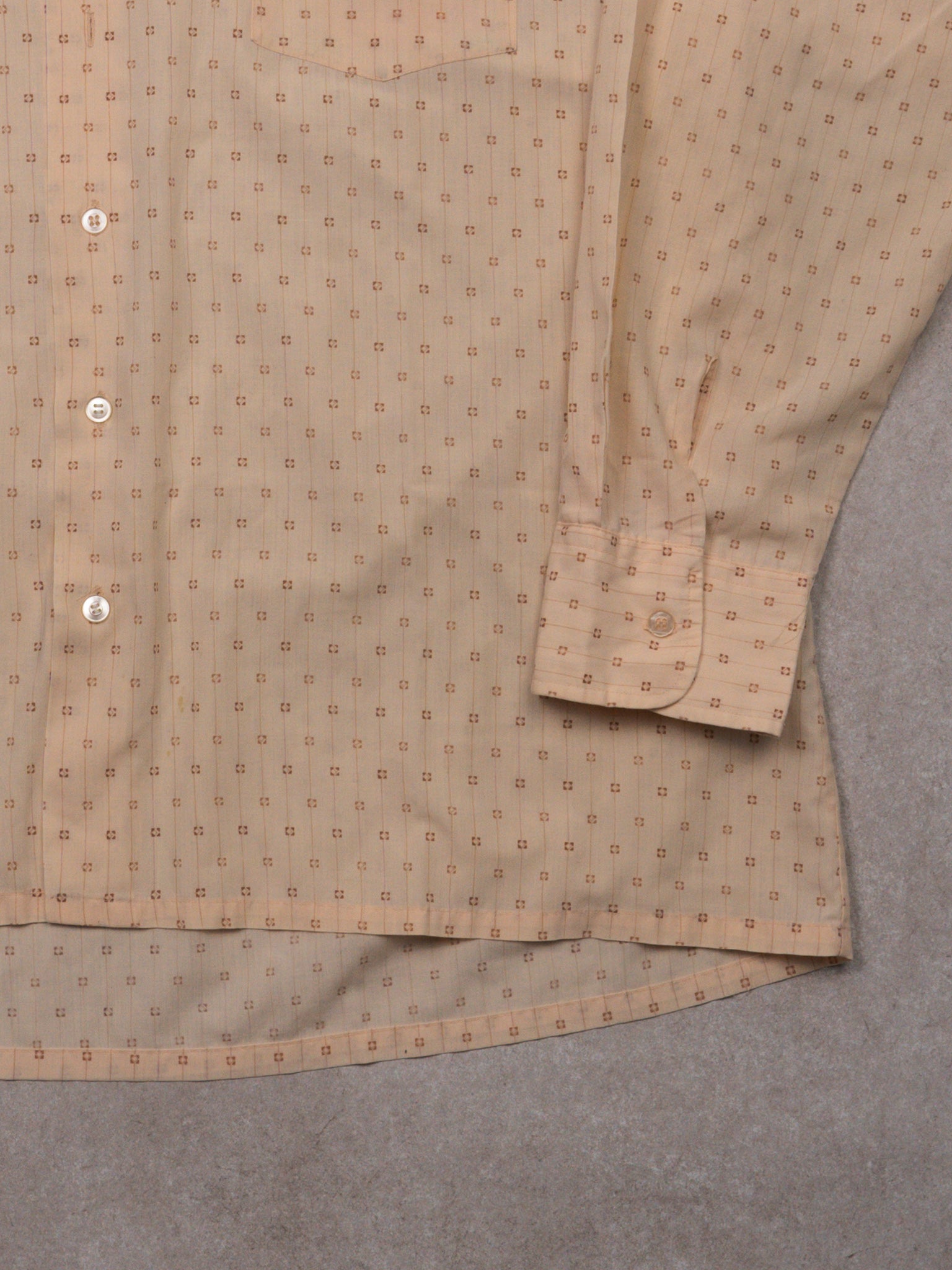 Vintage 70s Peach Patterned Long Sleeve Dress Shirt (XL)