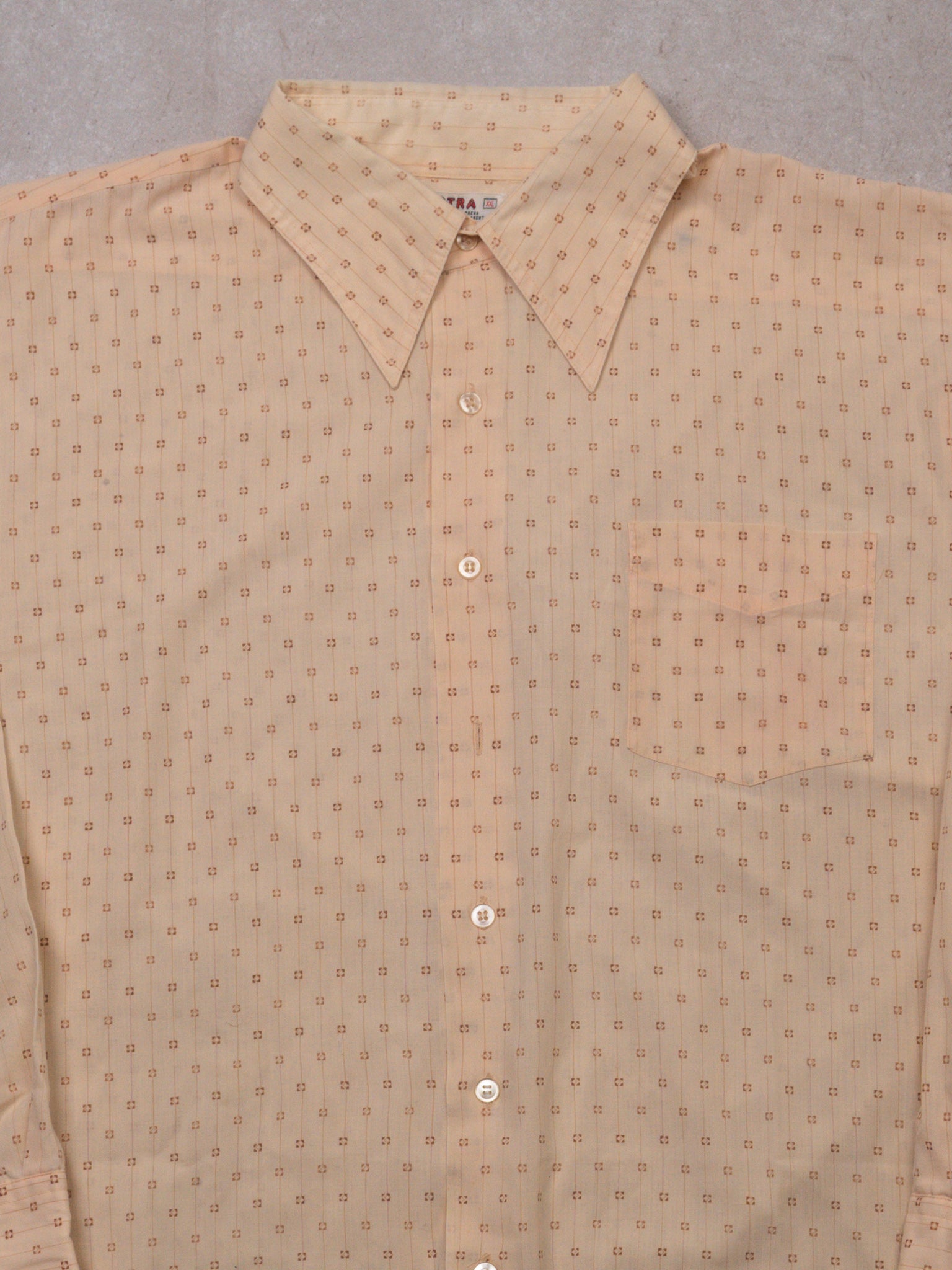 Vintage 70s Peach Patterned Long Sleeve Dress Shirt (XL)