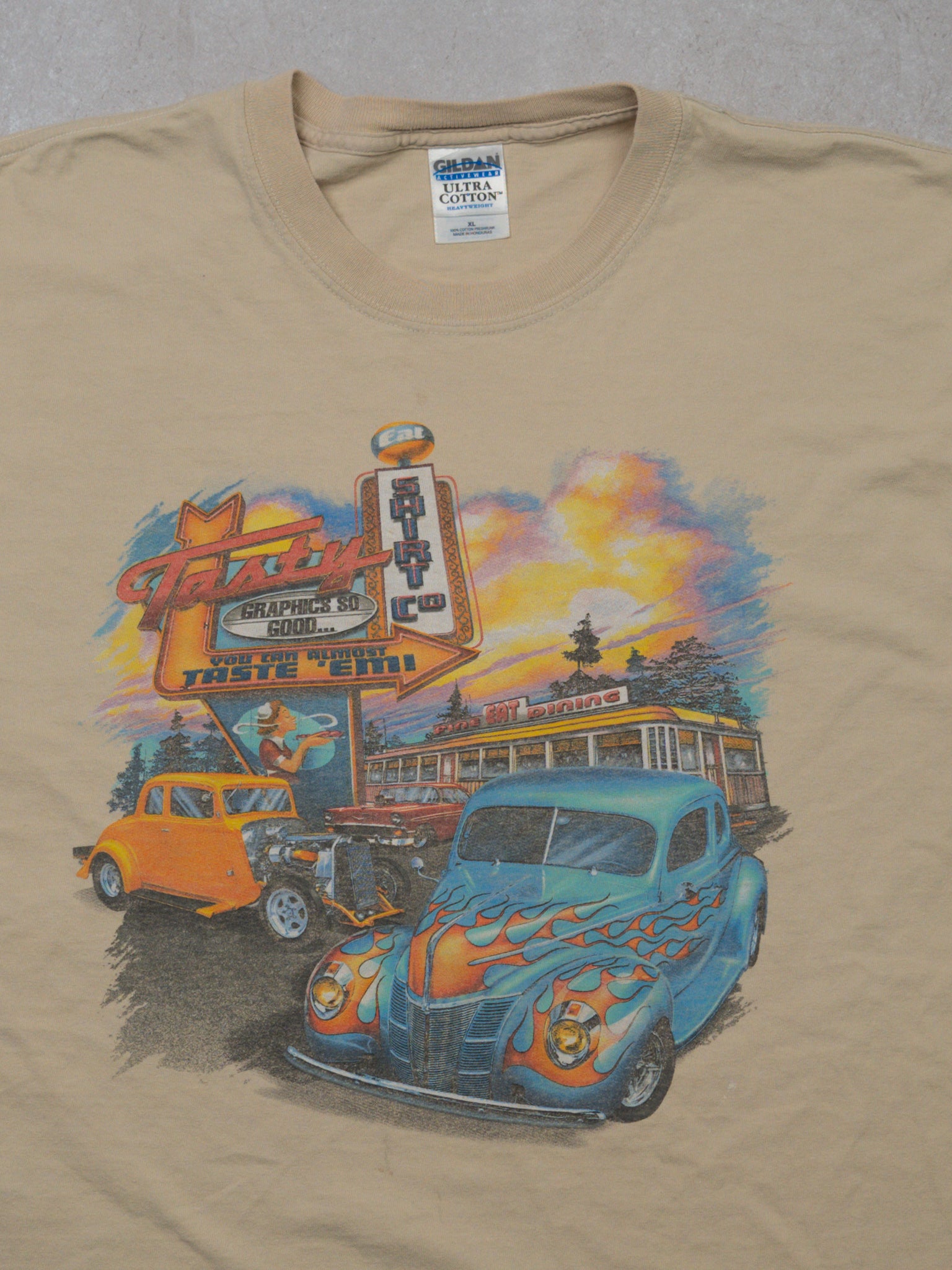 Vintage Beige Tasty Car Graphic Tee (L)