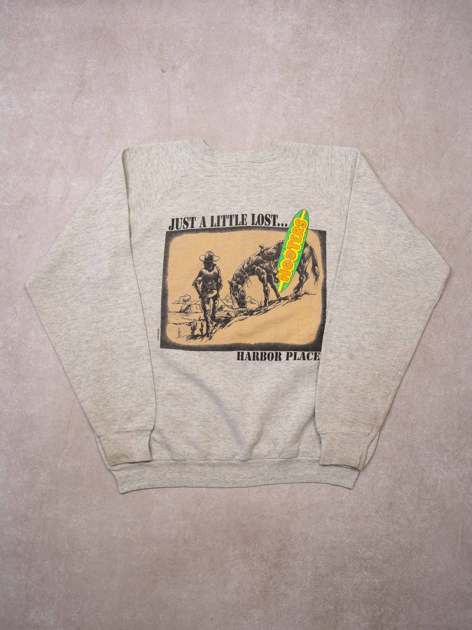 Vintage '90 Hooters Balitmore MD ' A little lost'  Crewneck (L)