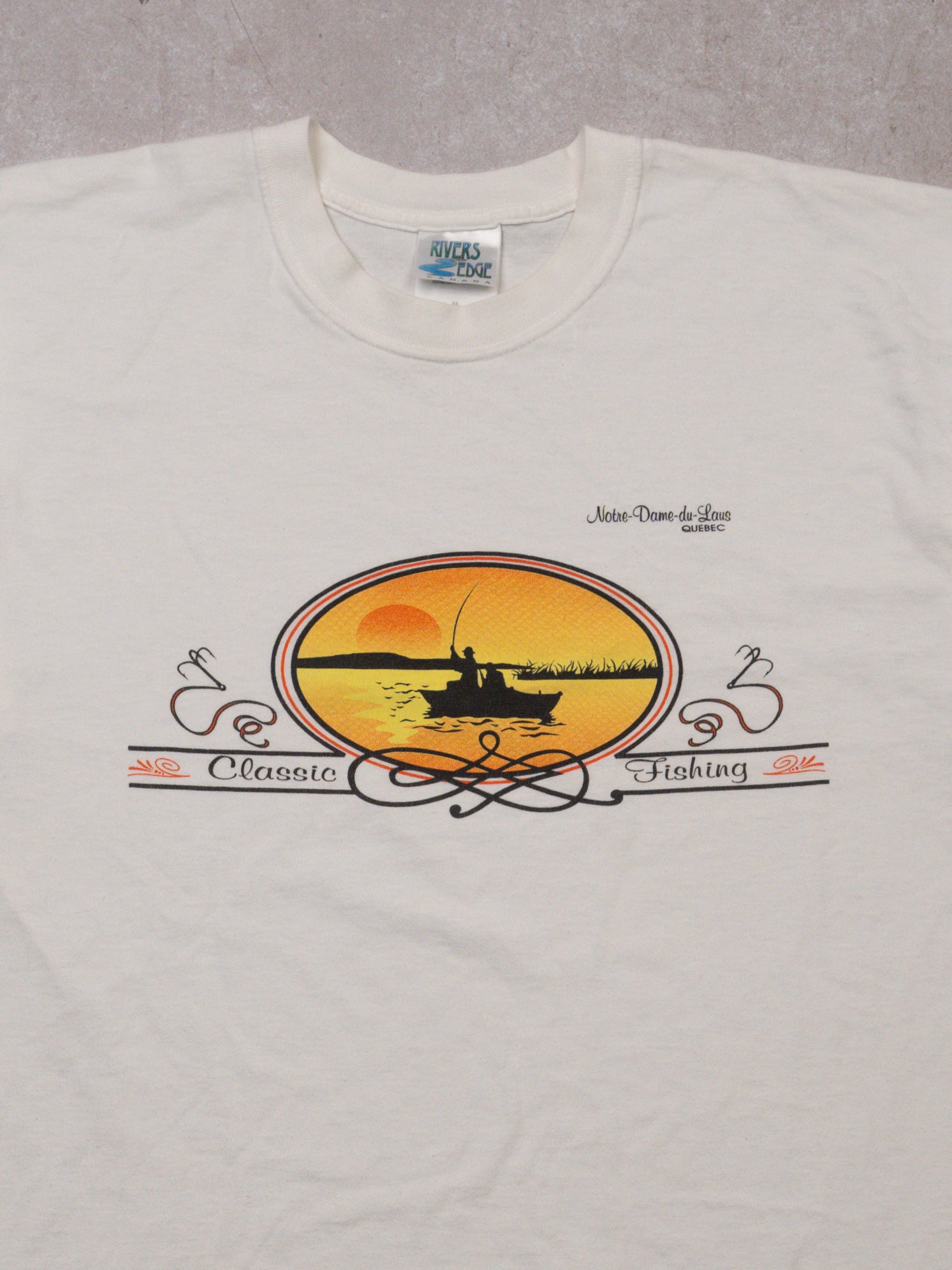 Vintage 90s White Notre Dame Du Laus Quebec Fishing Tee (M/L)