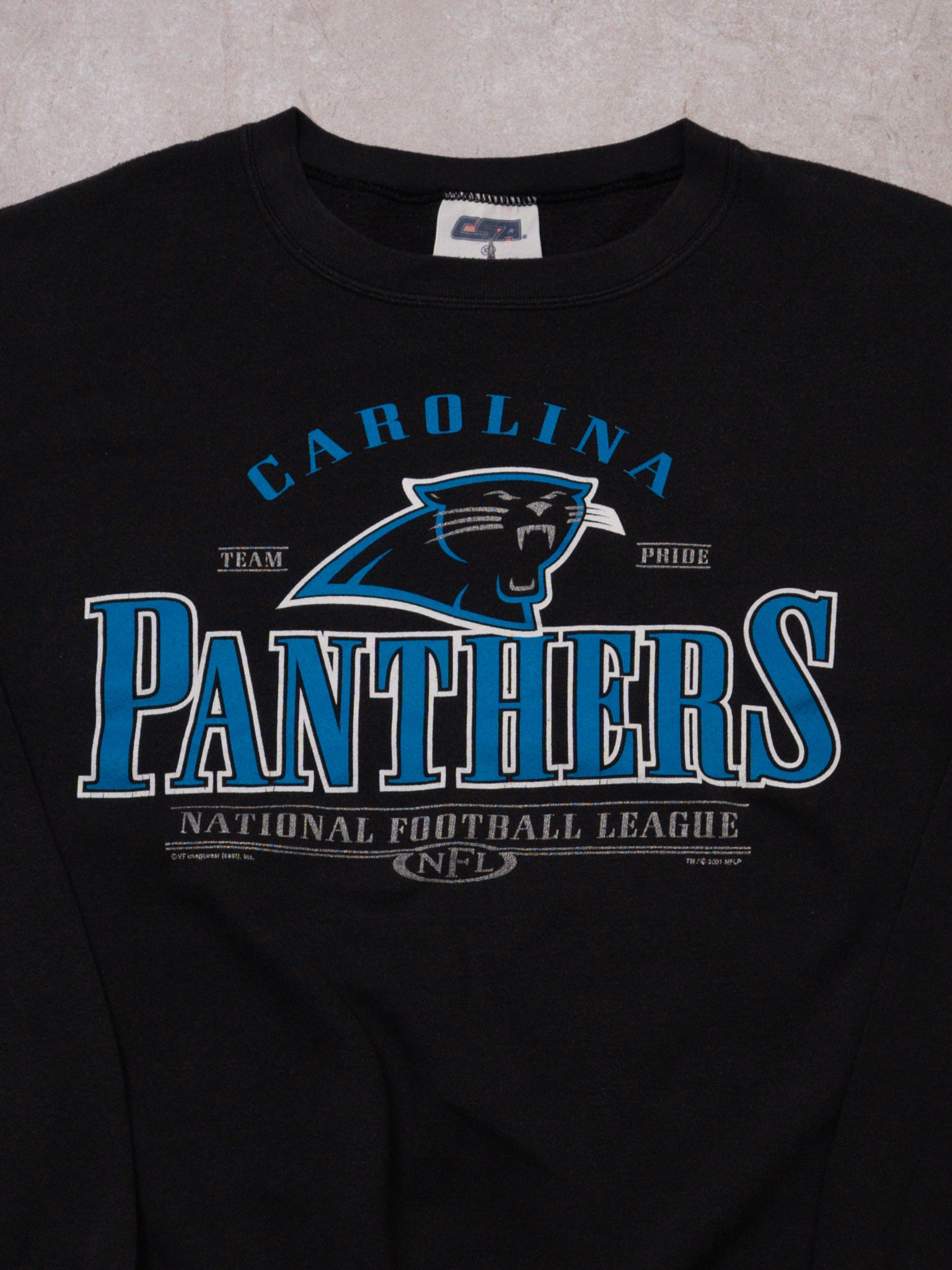 Vintage Faded Black '01 Carolina Panthers NFL Crewneck (XL)