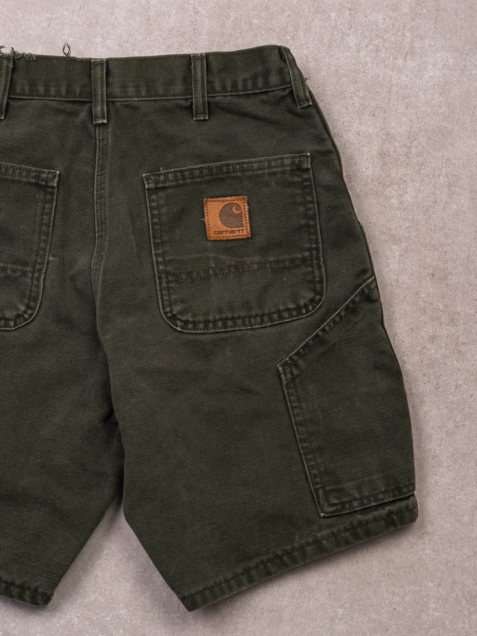 Vintage Dark Green Carhartt Rugged Cargo Shorts (28 x 9)