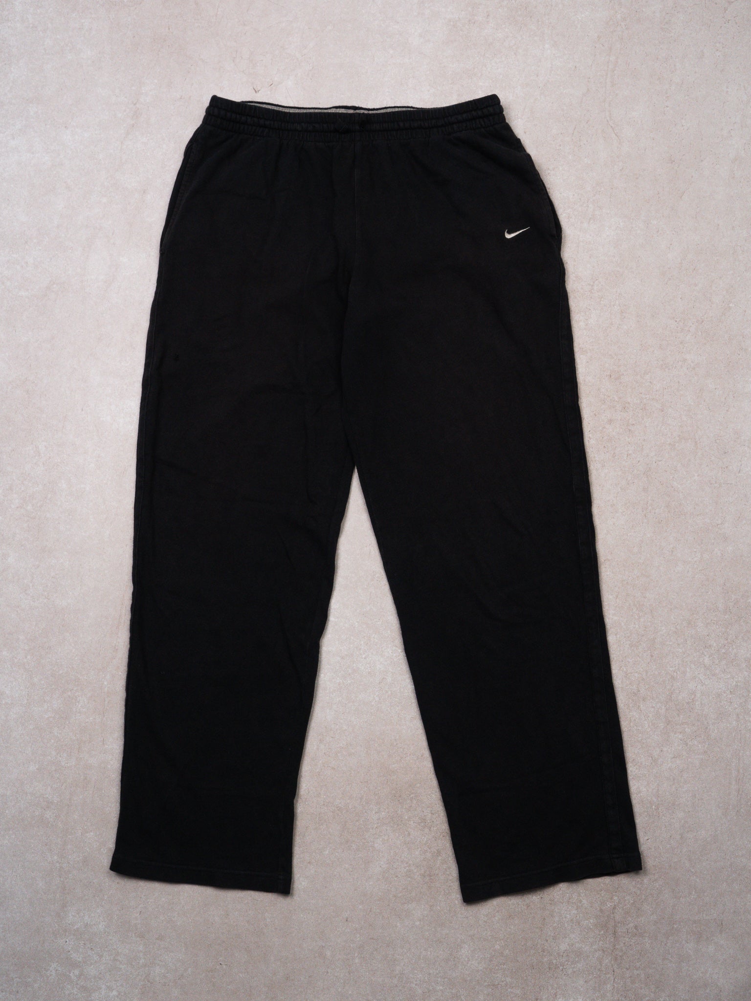 Vintage Black Y2K Nike Essential Sweatpants (L)