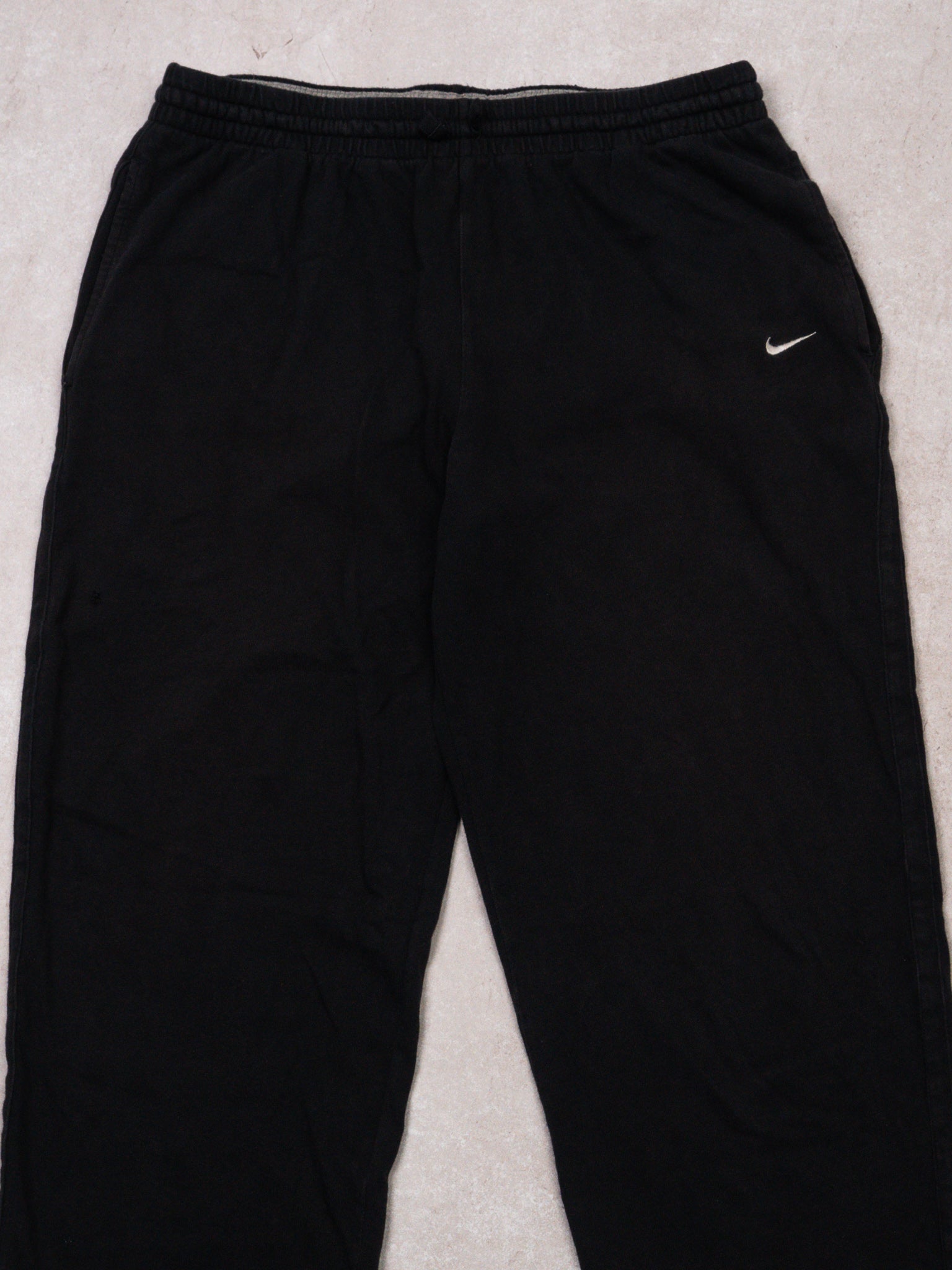 Vintage Black Y2K Nike Essential Sweatpants (L)