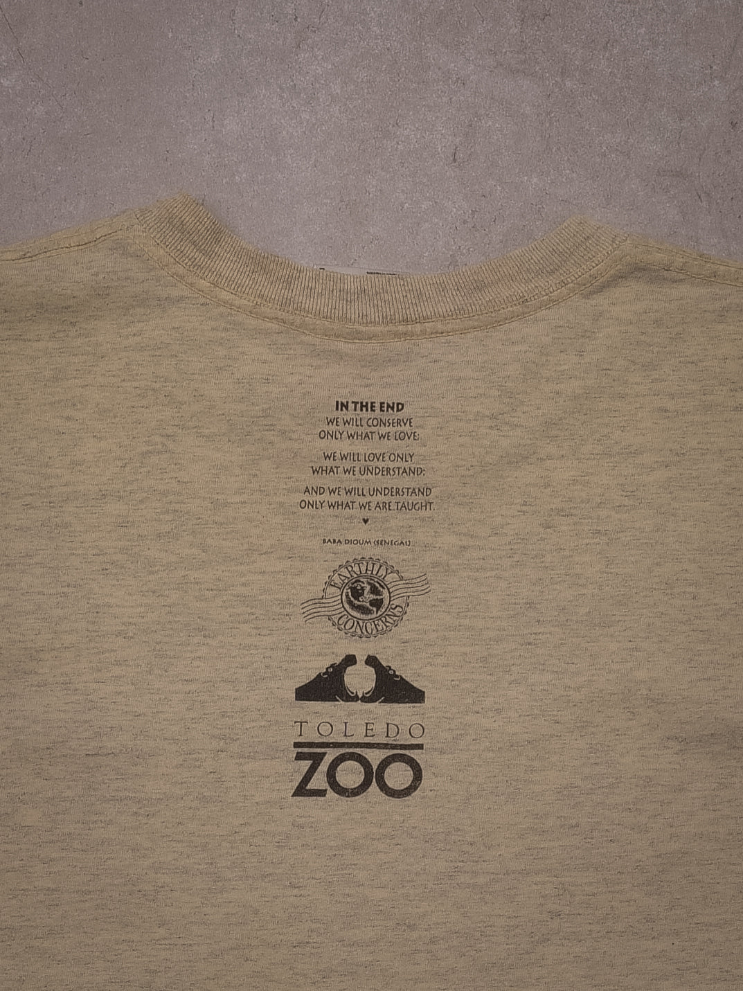Vintage 90s Cream Toledo Zoo Animal Kingdom Single Stitch Graphic Tee (S)