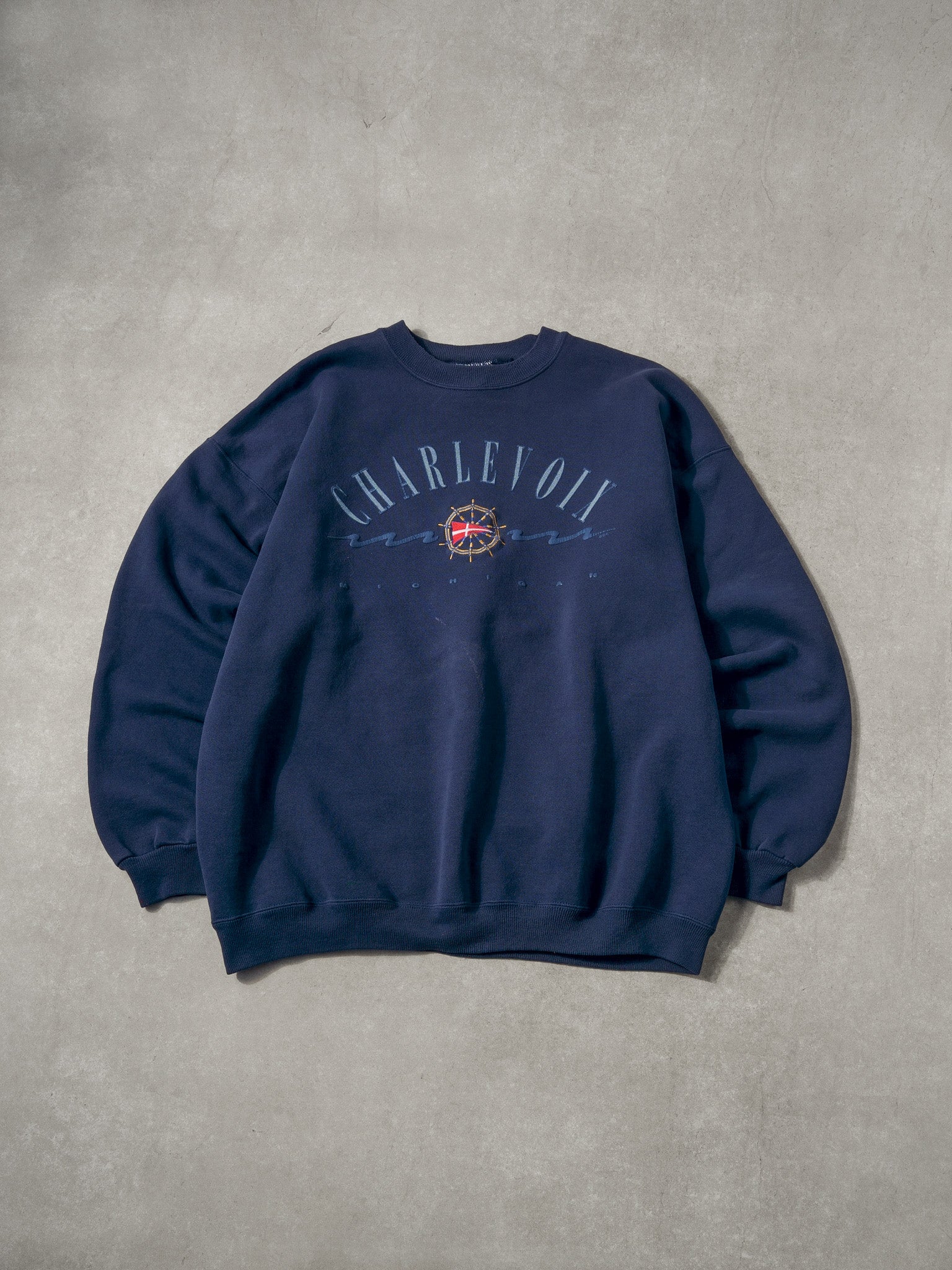 VIntage 90s Navy Blue Charlevoix MIchigan Crewneck (L)