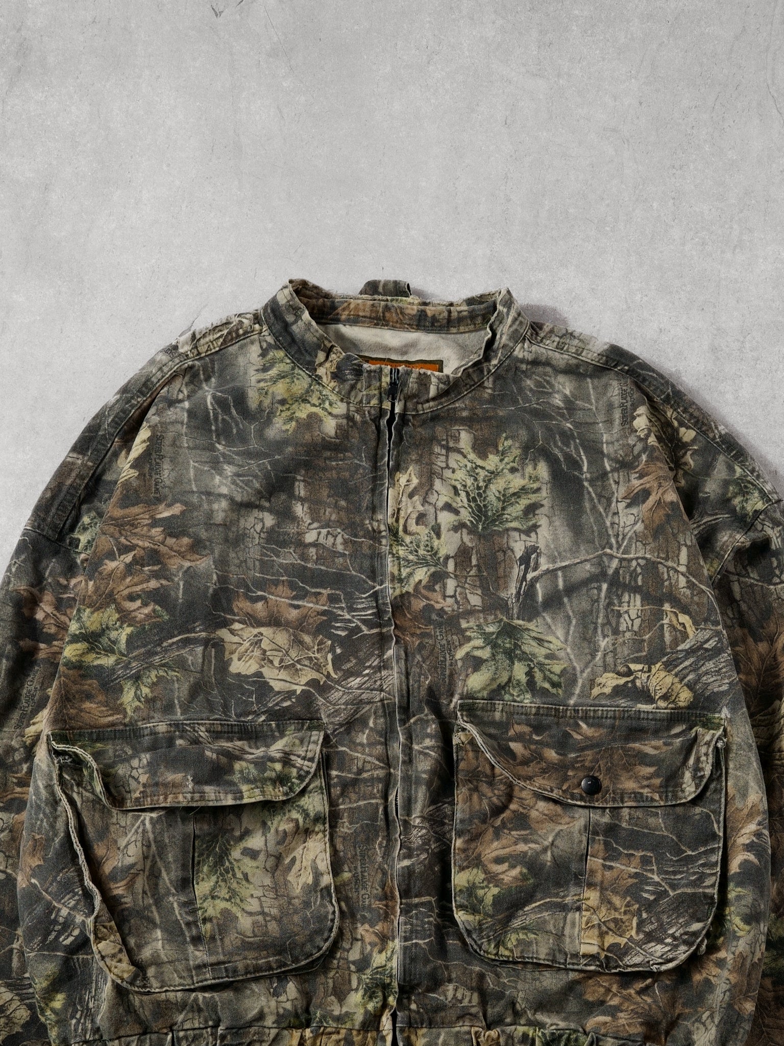 Vintage 90s Realtree America's Best Buy Tail Crest Camo Jacket (L/XL)