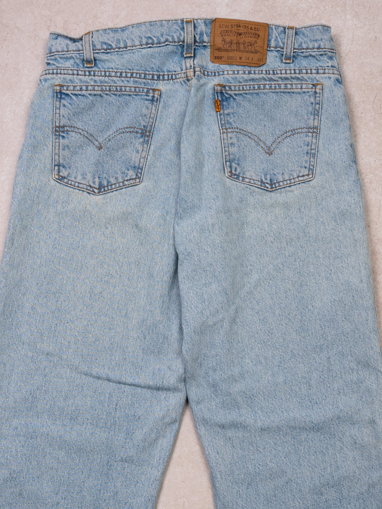 Vintage 1970s Light Blue Levi 550 Relax Fit Jeans (30 x 32)