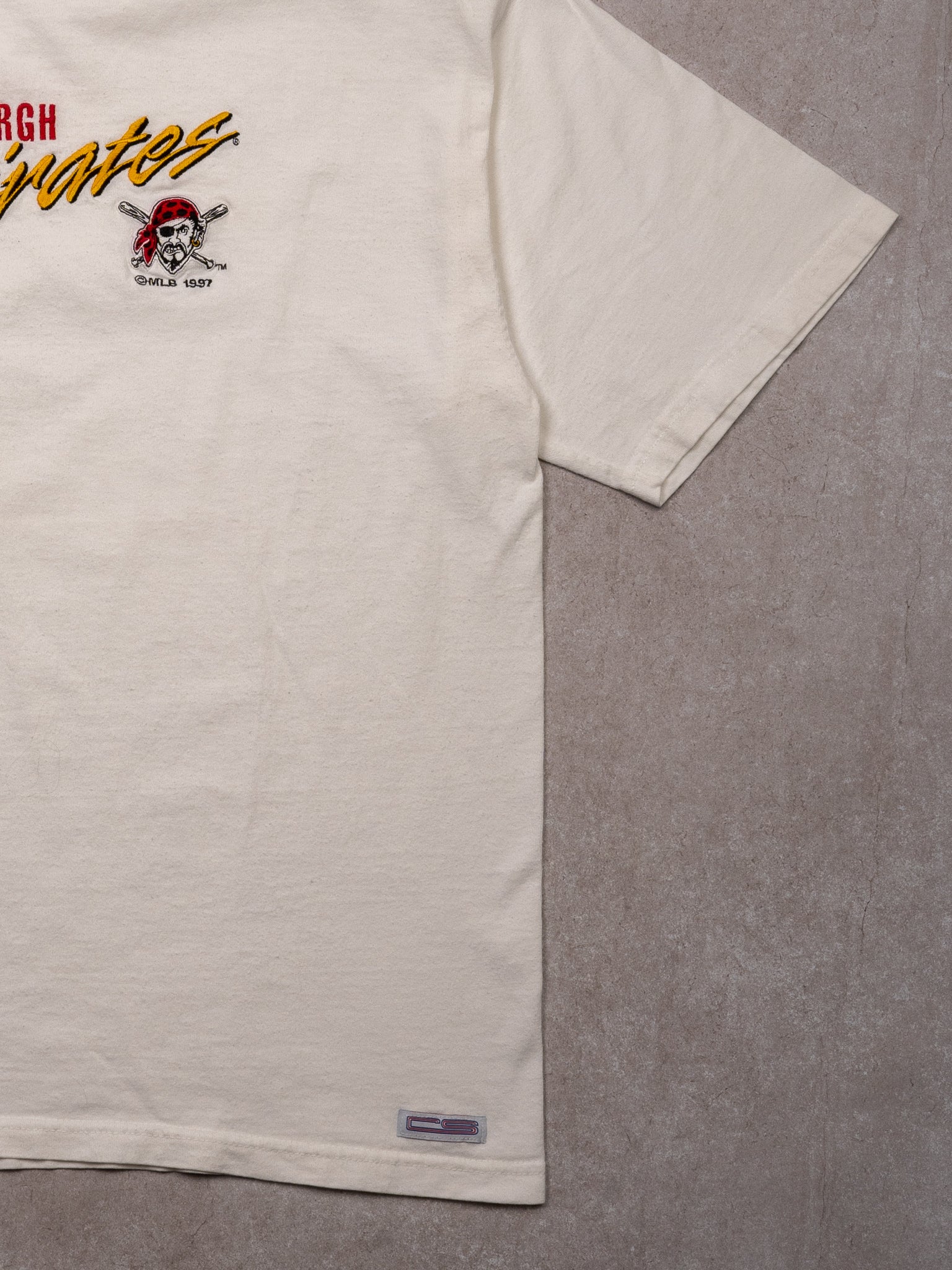 Vintage '97 White Pittsburgh Pirates Embroided Tee (L)
