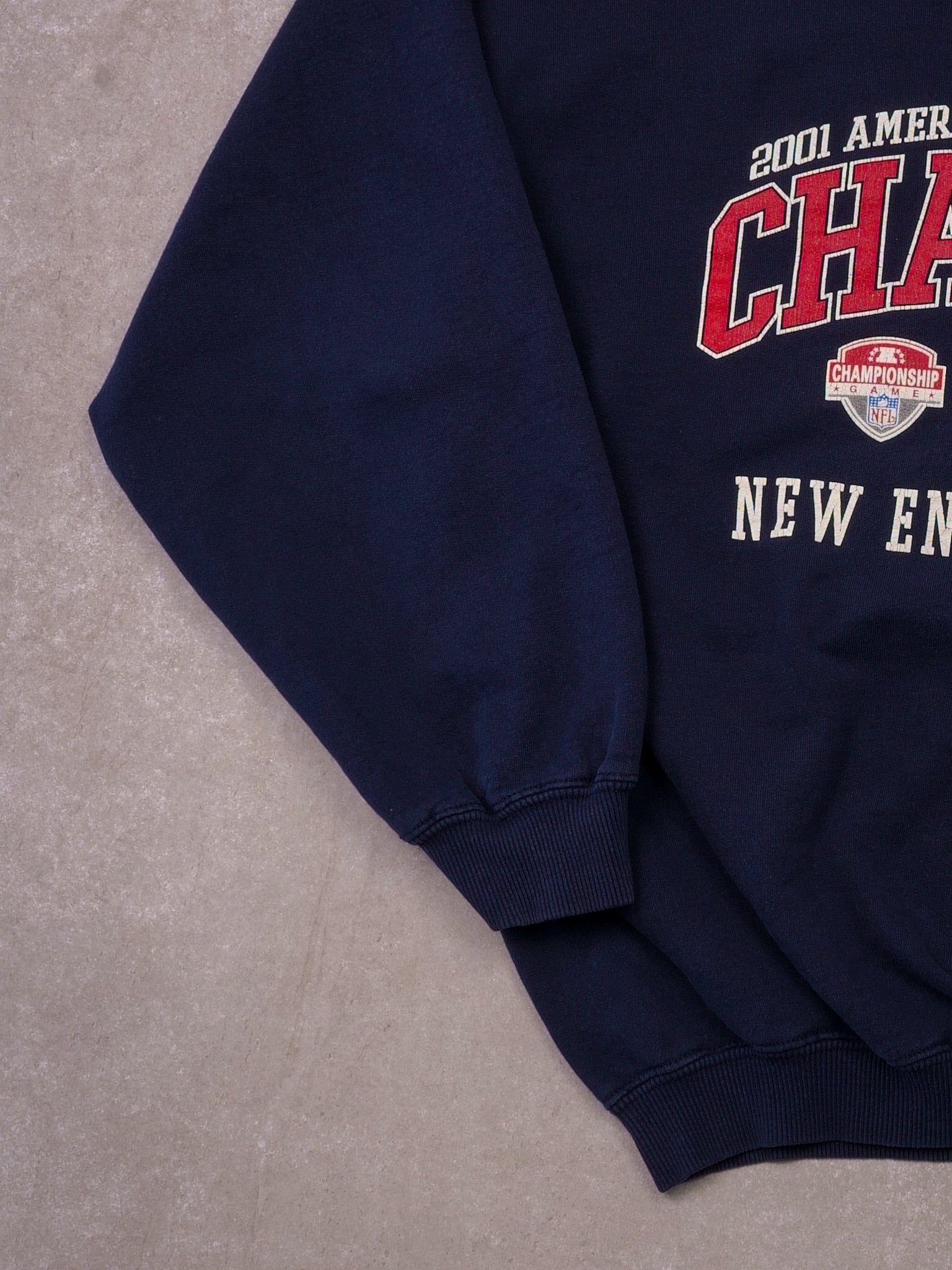 Vintage 01' Navy Blue New England Patriots NFL Champions Crewneck (L/XL)