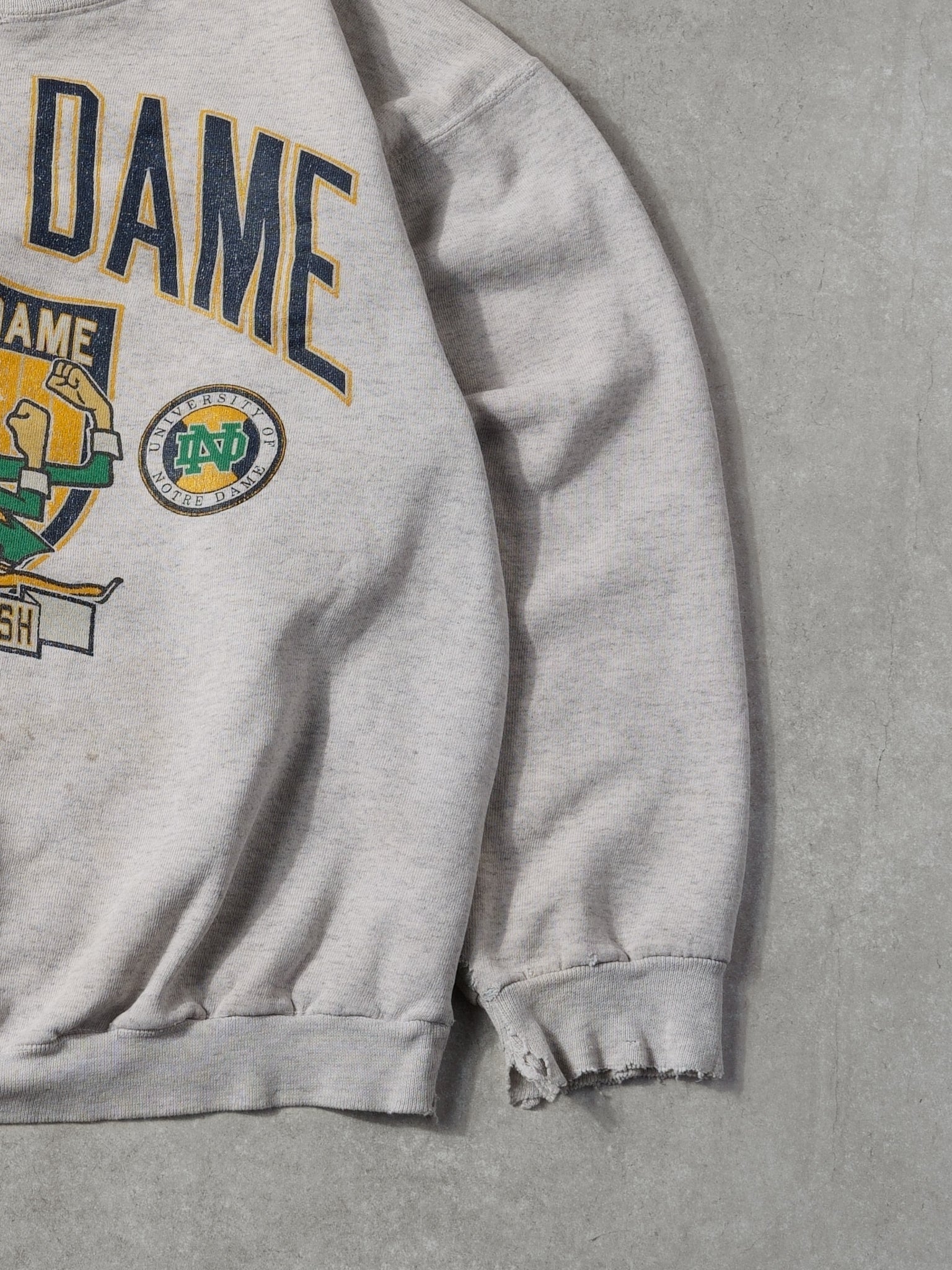 VIntage 90s Notre Dame Fighting Irish Graphic Crewneck (M/L)