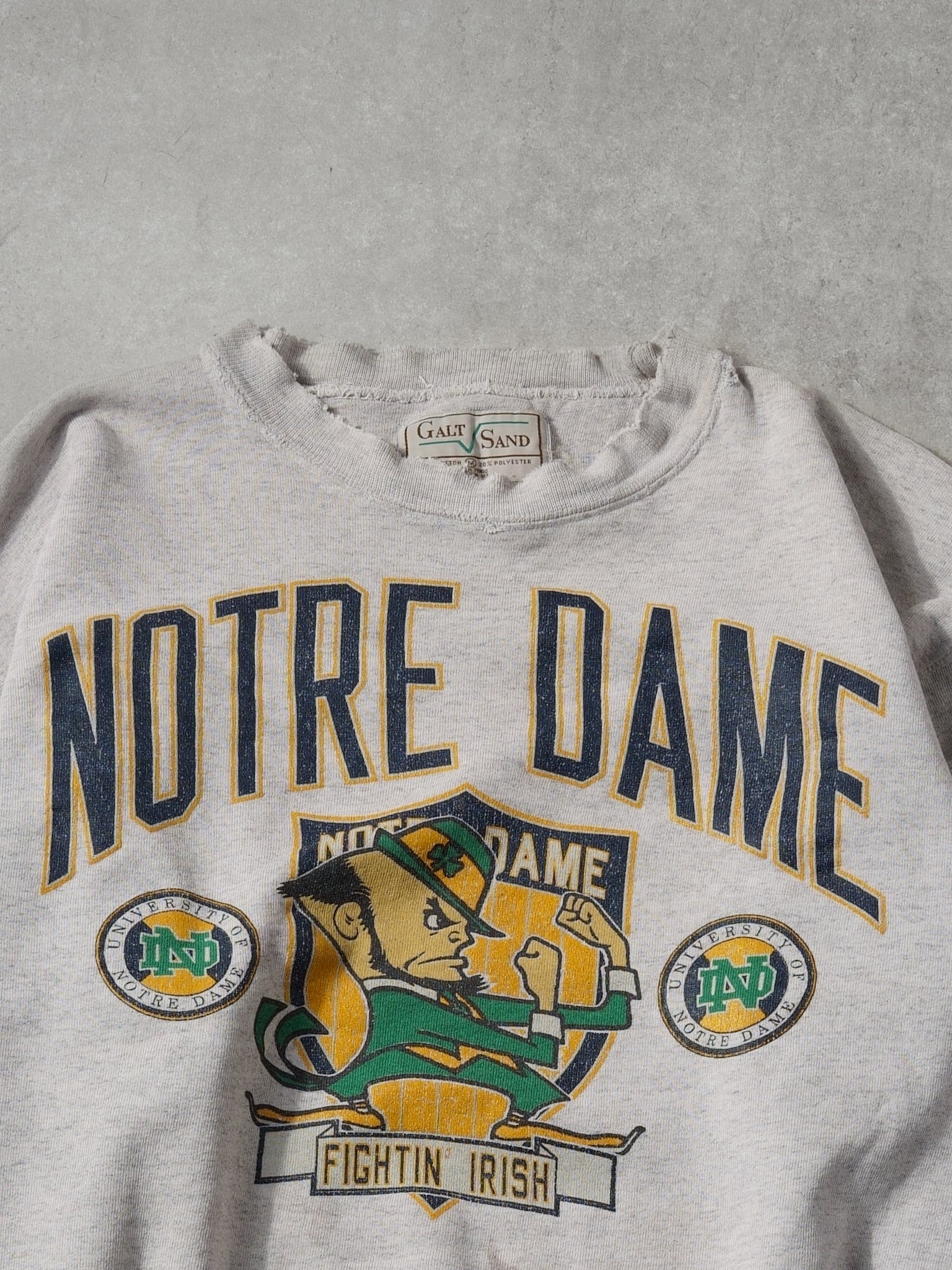 VIntage 90s Notre Dame Fighting Irish Graphic Crewneck (M/L)