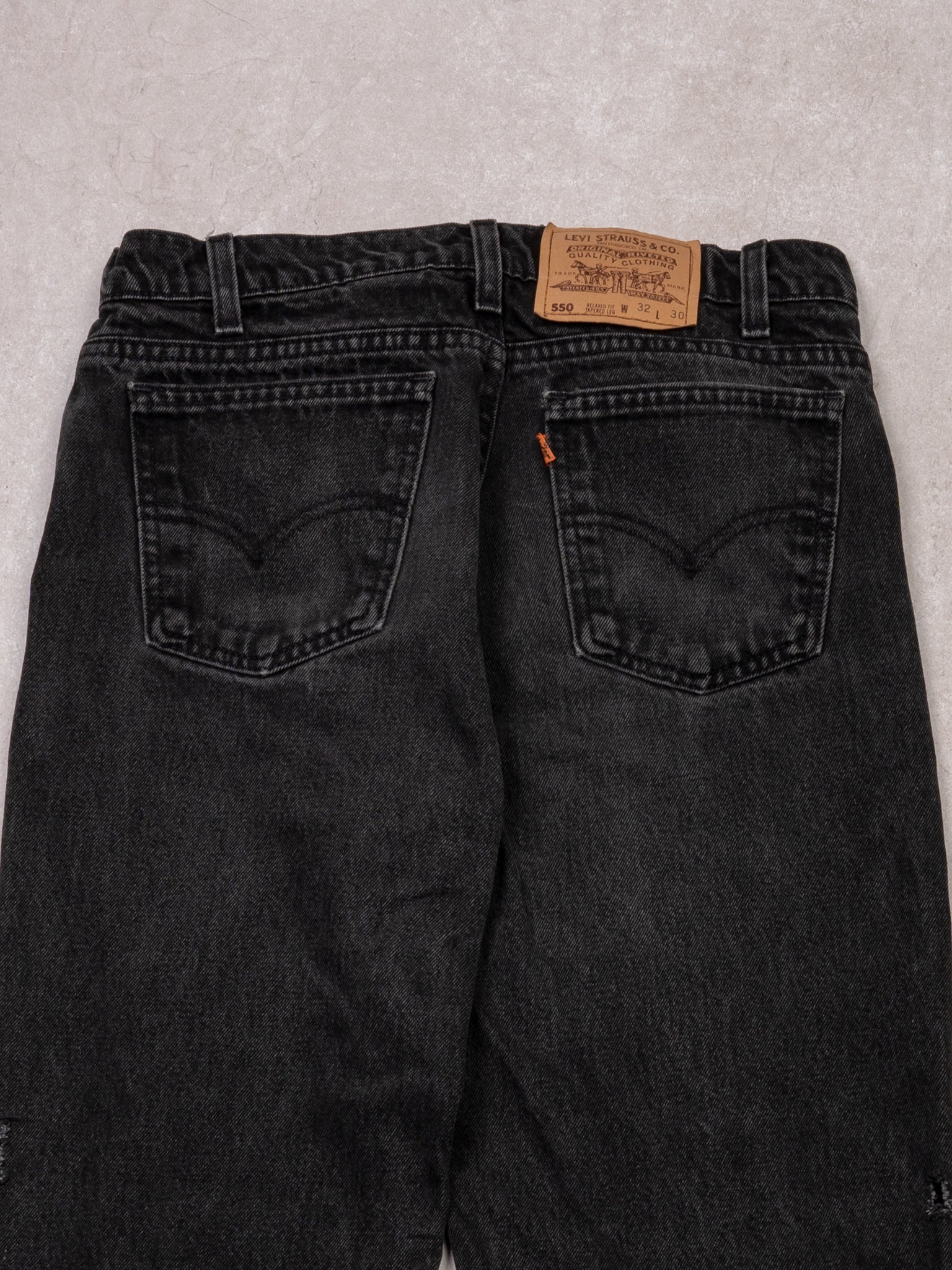 Vintage 80s Black Levi 550 Relax fit Denim Jean (30x28)