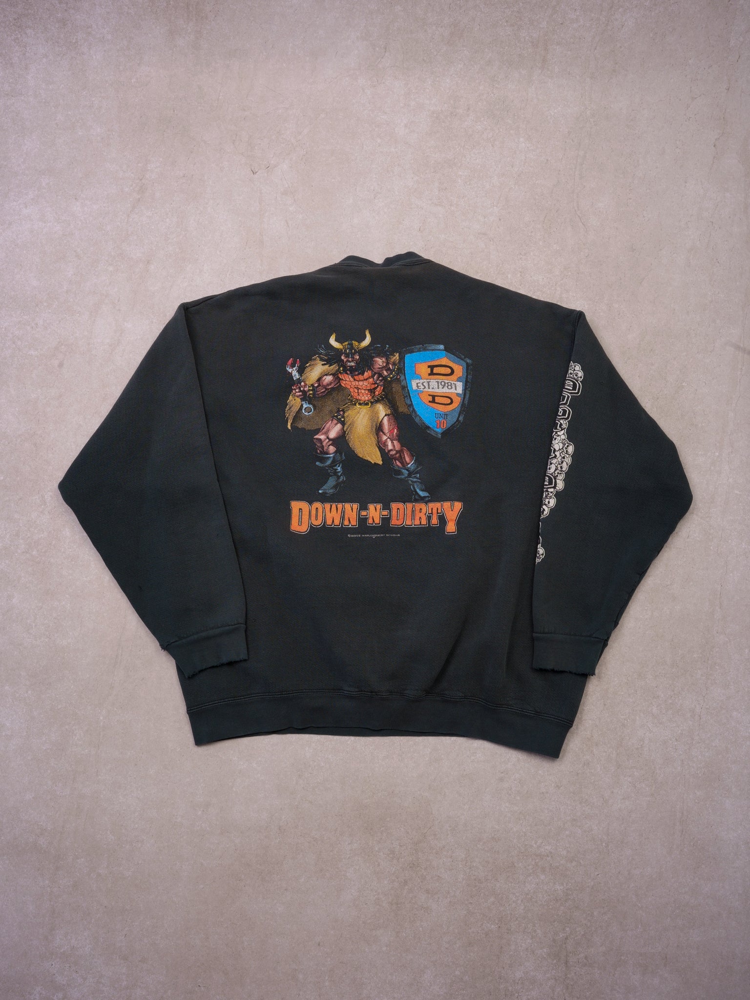 Vintage 02' Washed Black Down N Dirty Harlen Quest Graphic Crewneck (L)