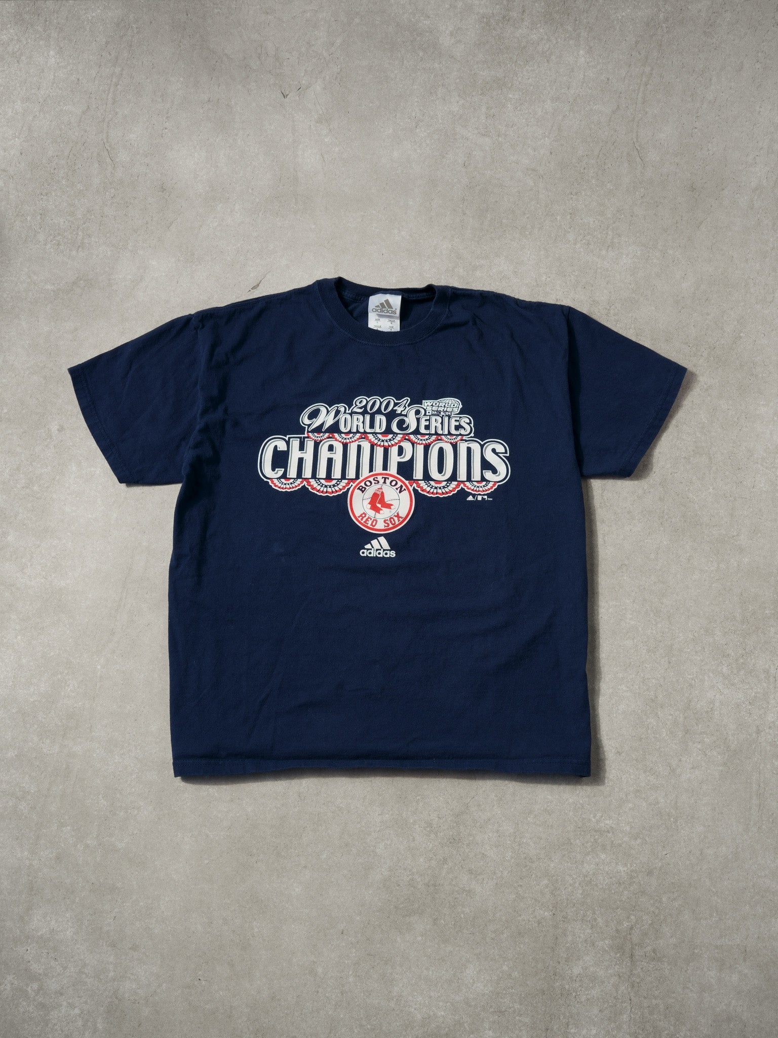Vintage 04' Navy Blue Boston Red Sox World Series Champions Graphic Tee (M)