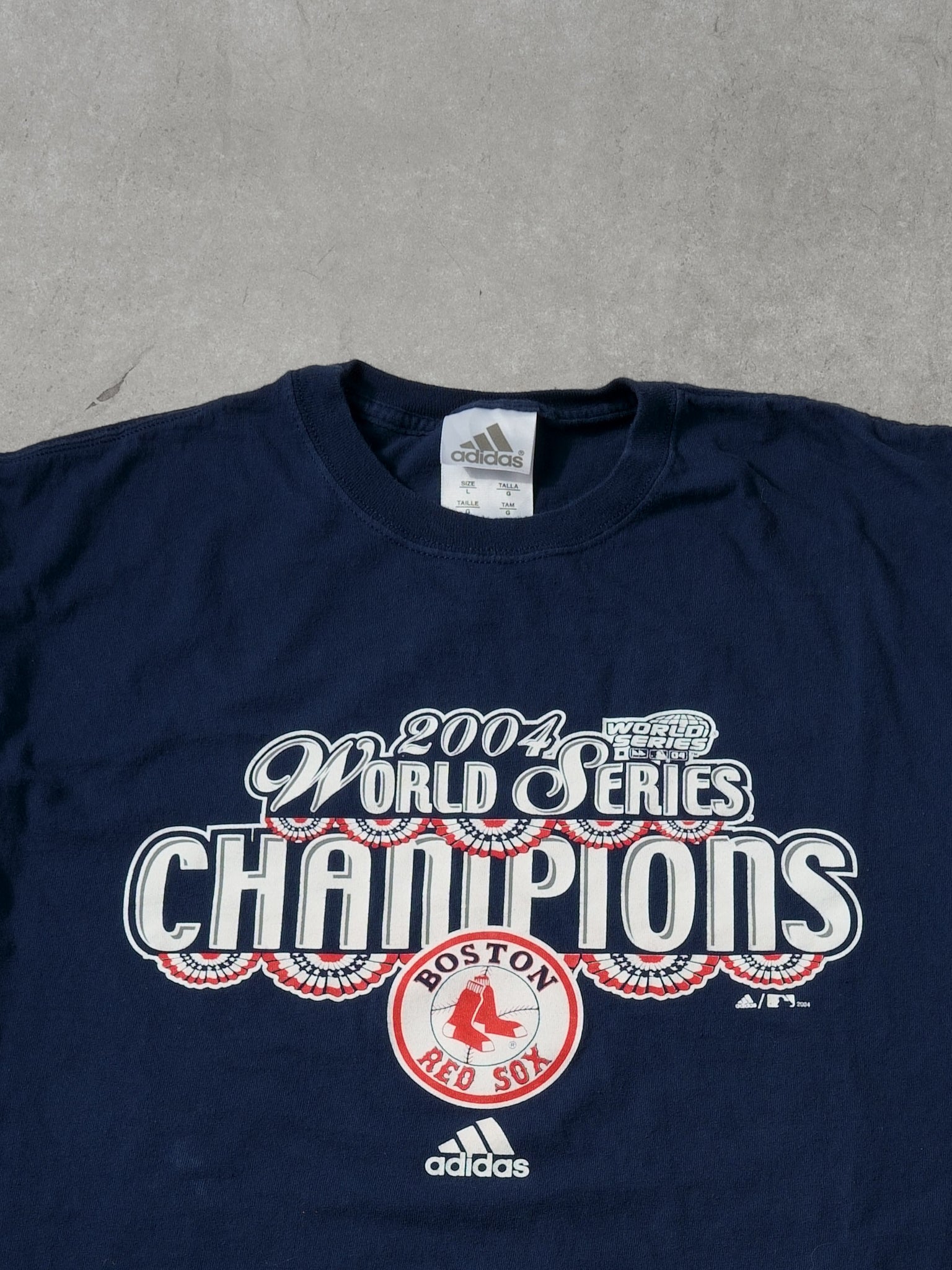 Vintage 04' Navy Blue Boston Red Sox World Series Champions Graphic Tee (M)
