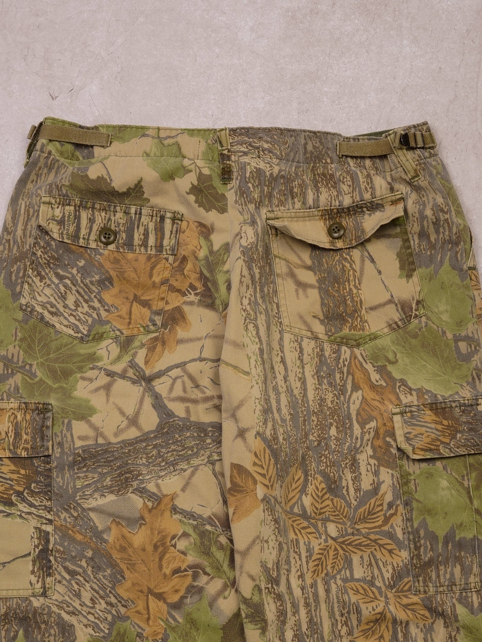 Vintage RealTree Camo Adjustable Bottom Cargo Pants (36x31)