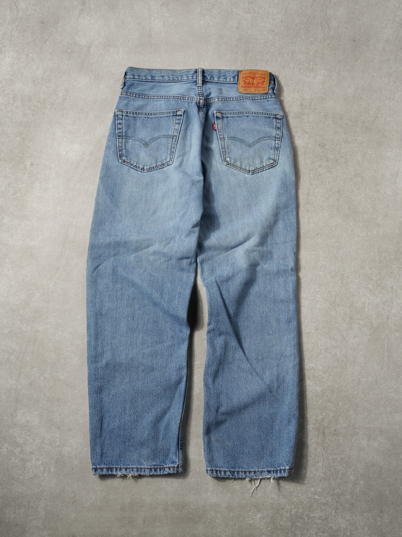 Vintage 90s Light Washed Levi's 550 Denim Jeans (32x29)