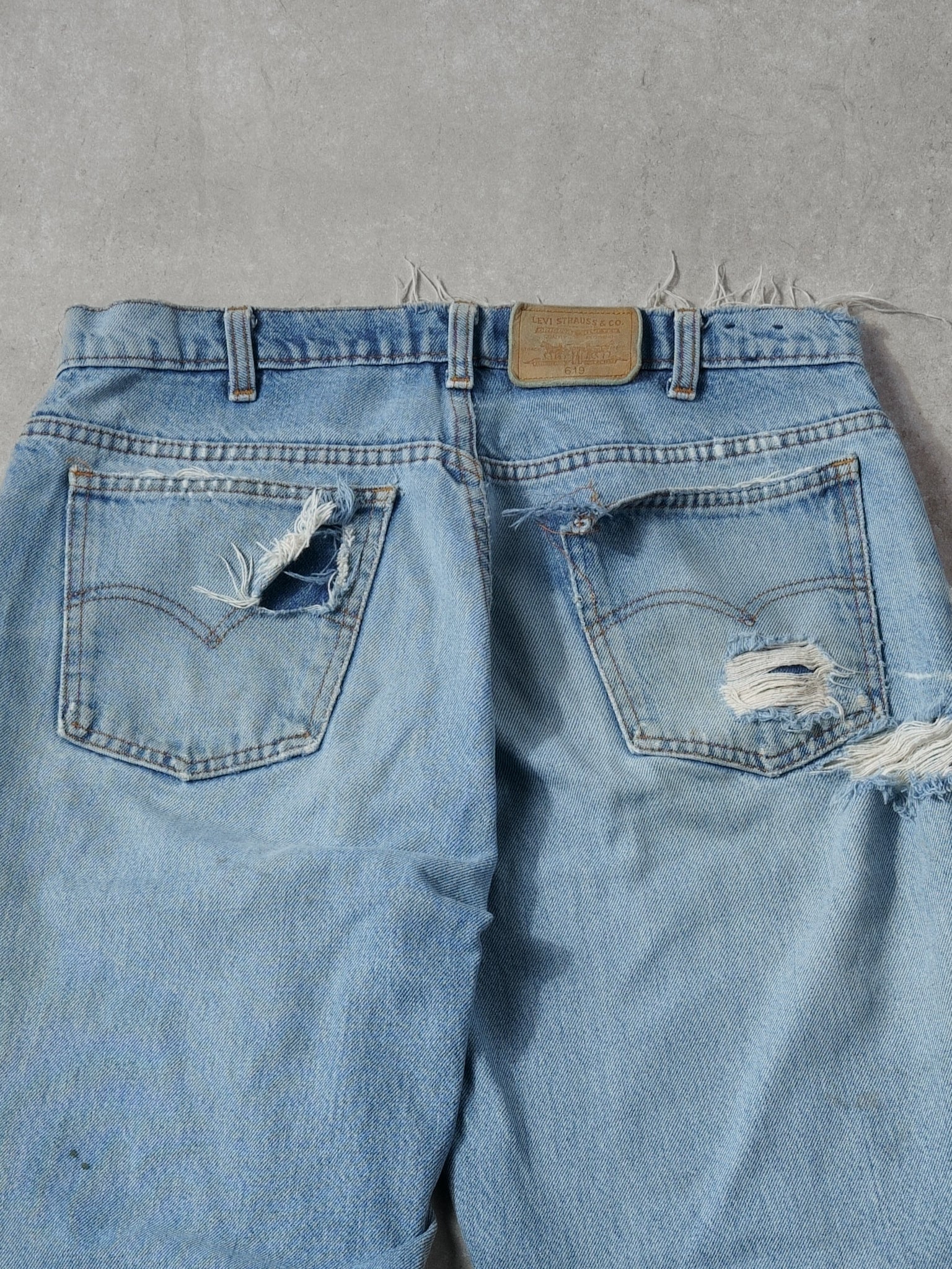 Vintage 90s Light Washed Levi's 619 Denim Jeans (32x30)
