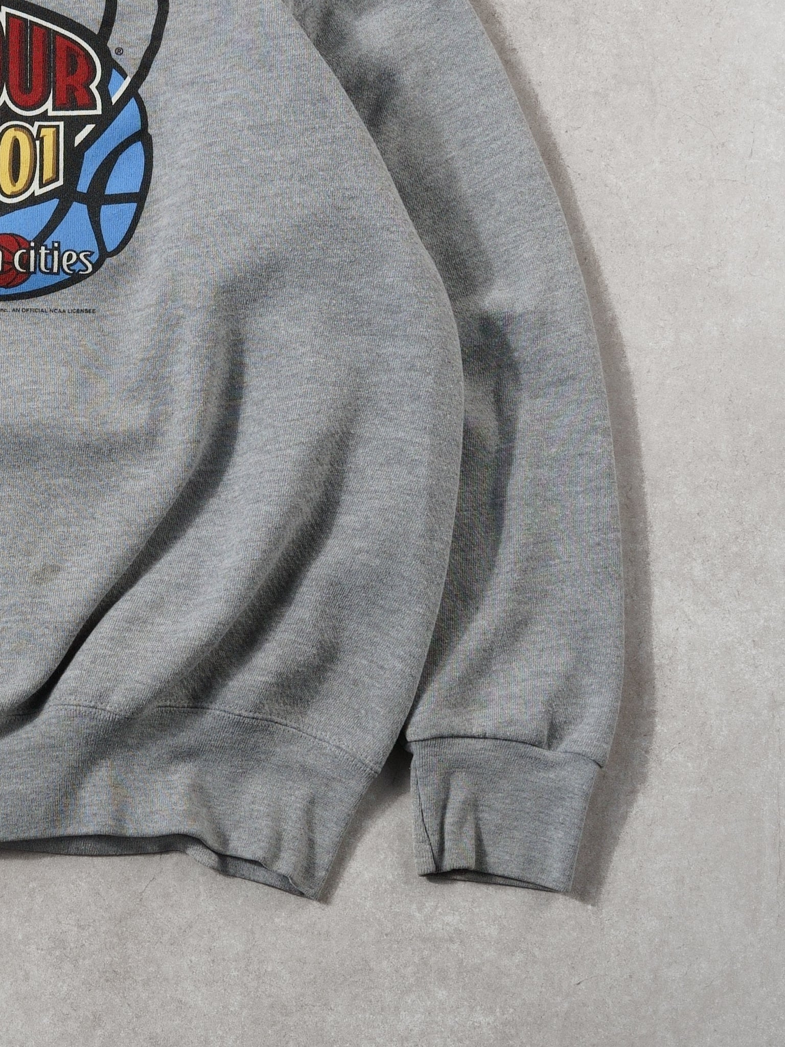 Vintage 01' Grey Final 4 NCAA Twin Cities Basketball Crewneck (XL)
