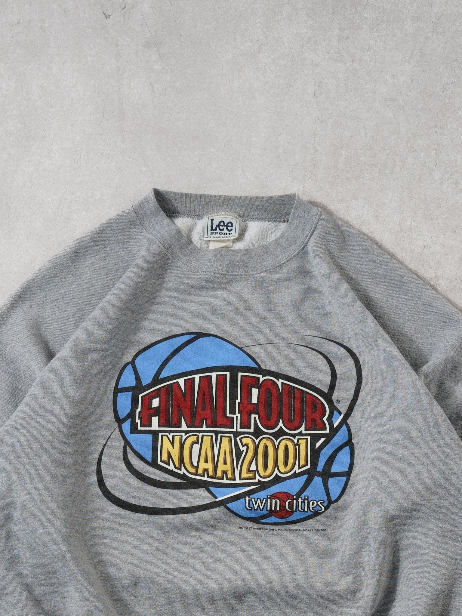 Vintage 01' Grey Final 4 NCAA Twin Cities Basketball Crewneck (XL)