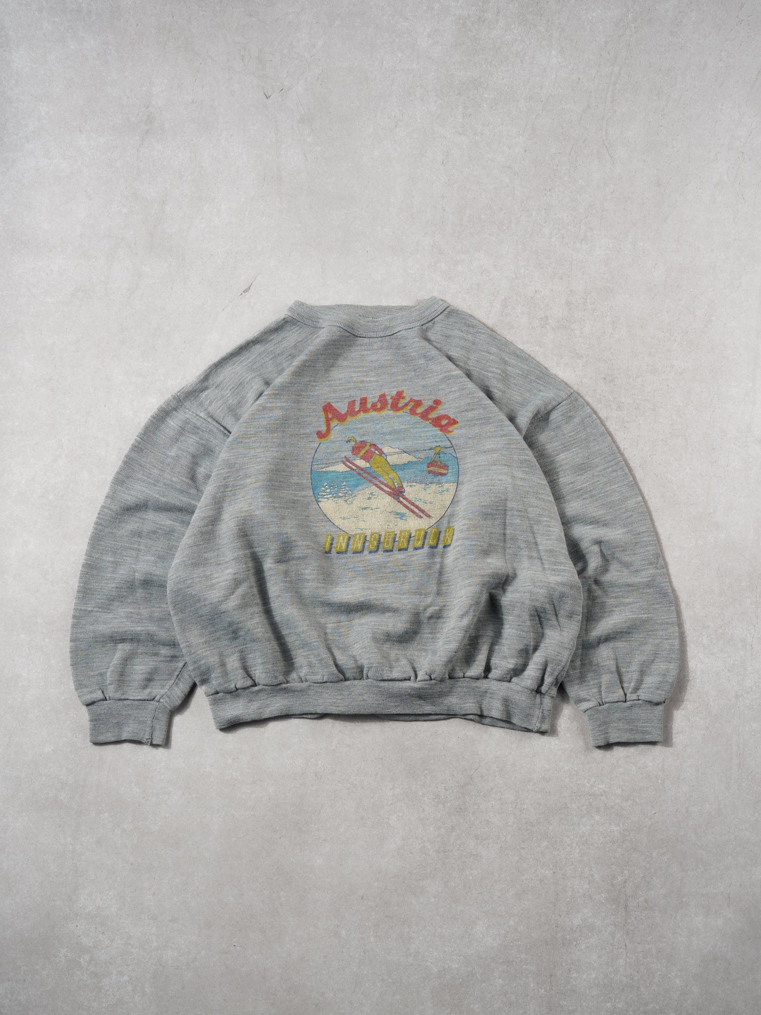 Vintage 80s Grey Austria Innsebuck Ski Graphic Crewneck (M)