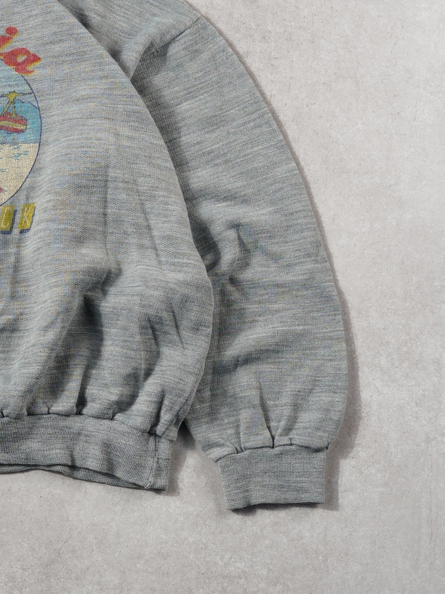Vintage 80s Grey Austria Innsebuck Ski Graphic Crewneck (M)