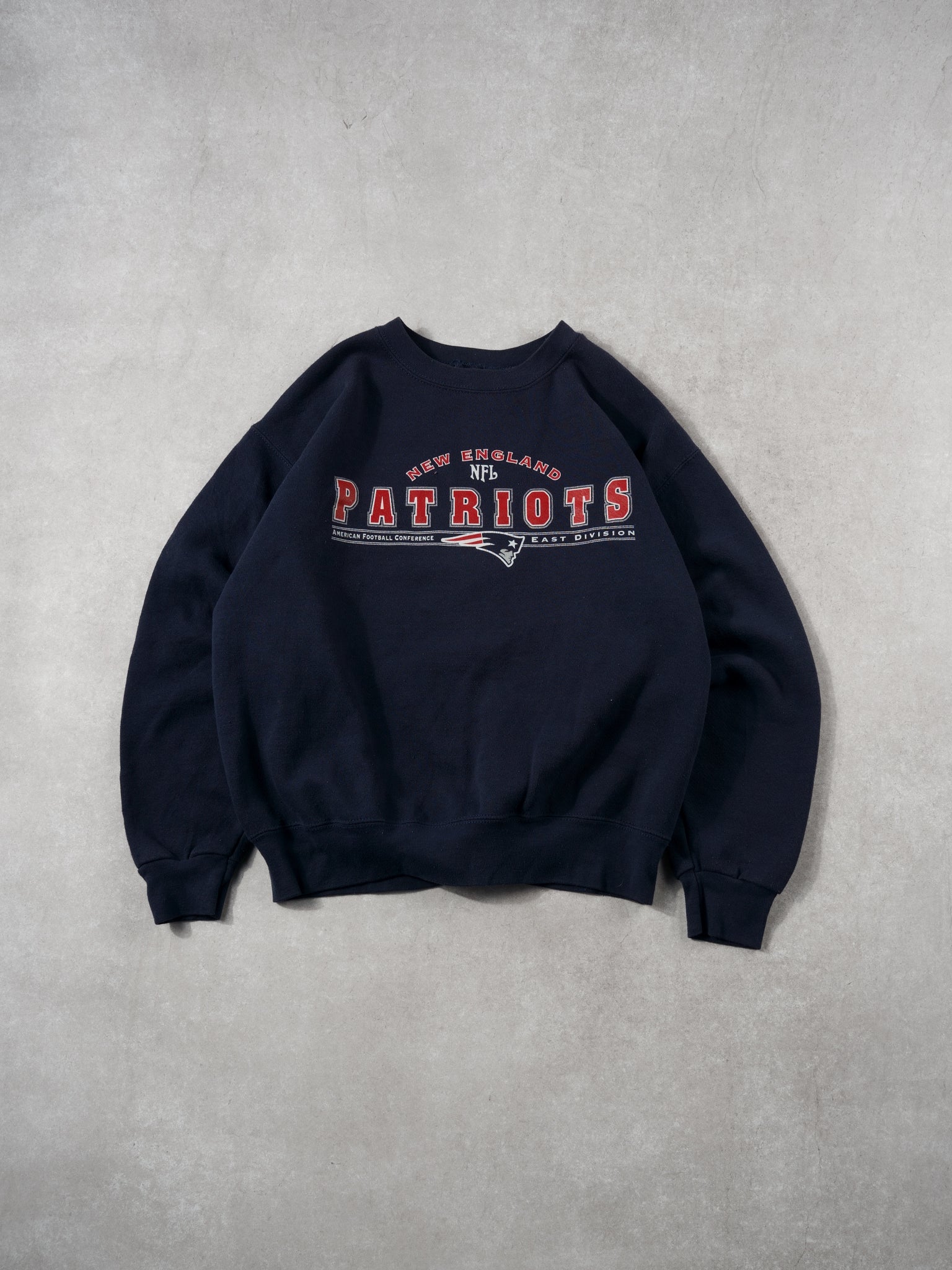 Vintage 90s Navy Blue New England Patriots NFL Crewneck (M)