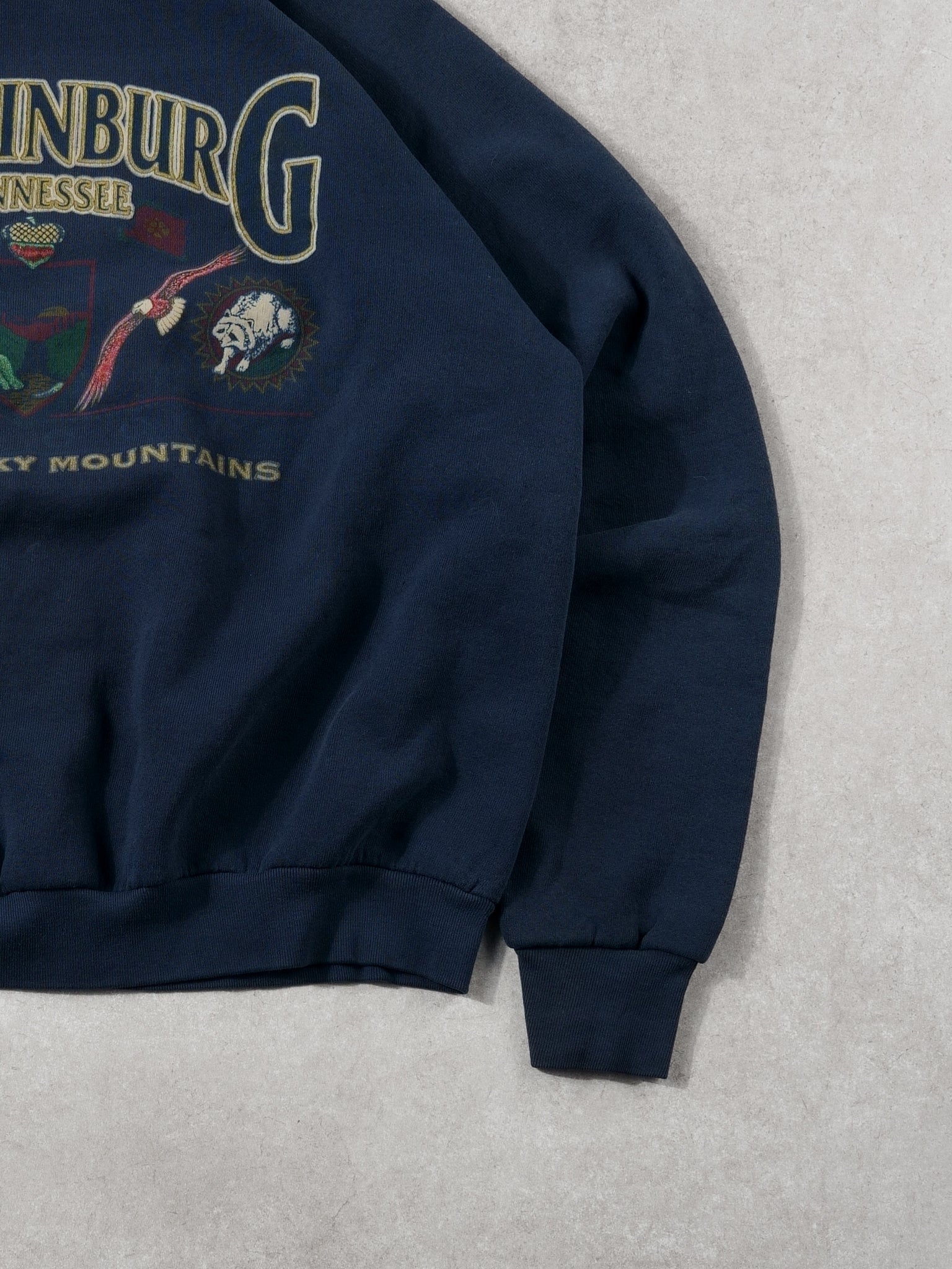 Vintage 90s Dark Blue Gatlinburg Tennessee Mountains Crewneck (L)