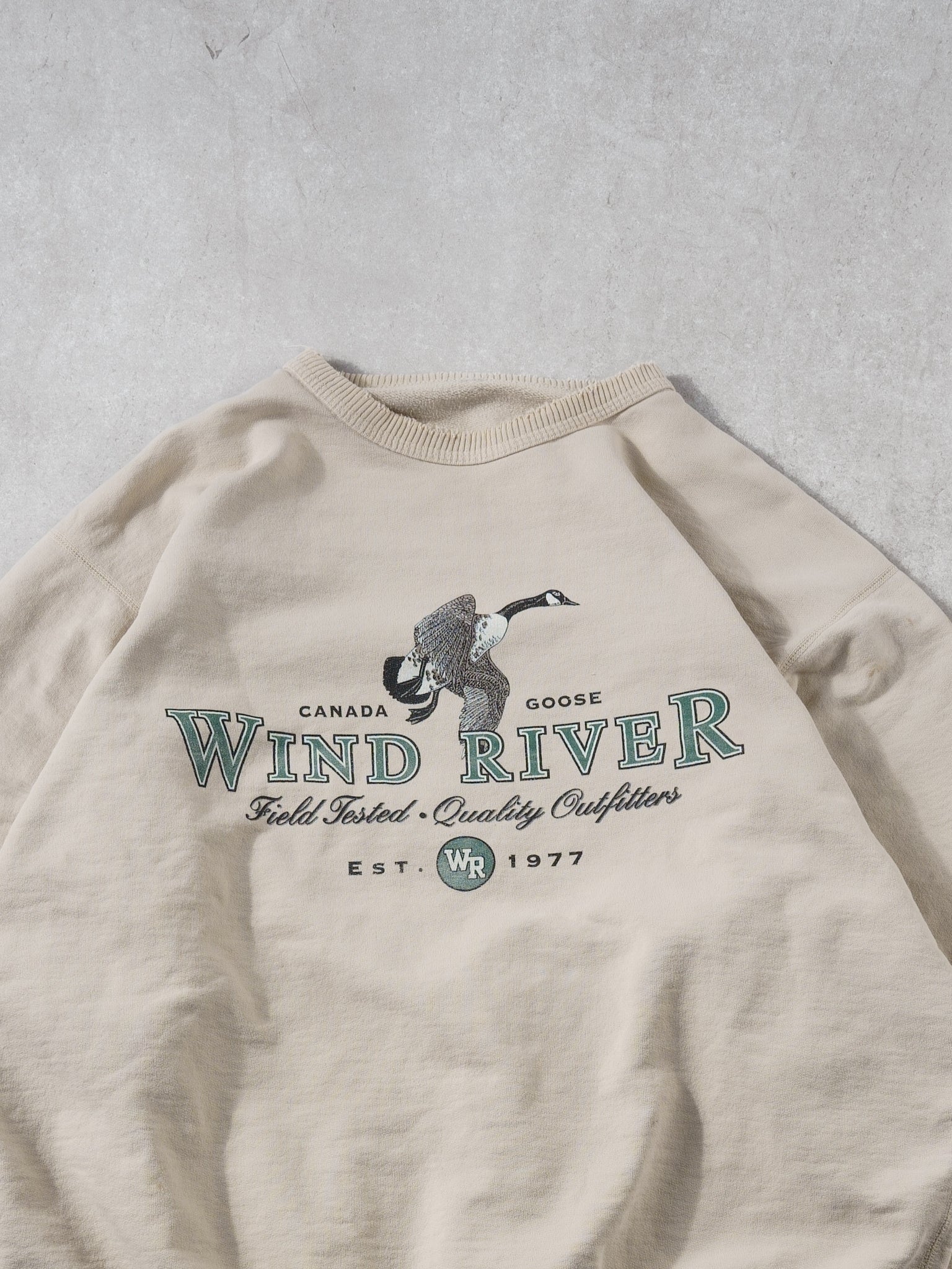 Vintage 90s Beige Wind River Canada Goose Crewneck (L/XL)