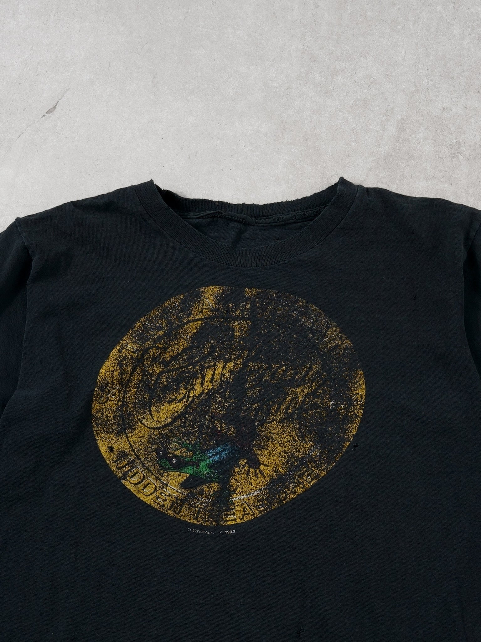 Vintage 90s Black Faded Hidden Graphic Tee (M)