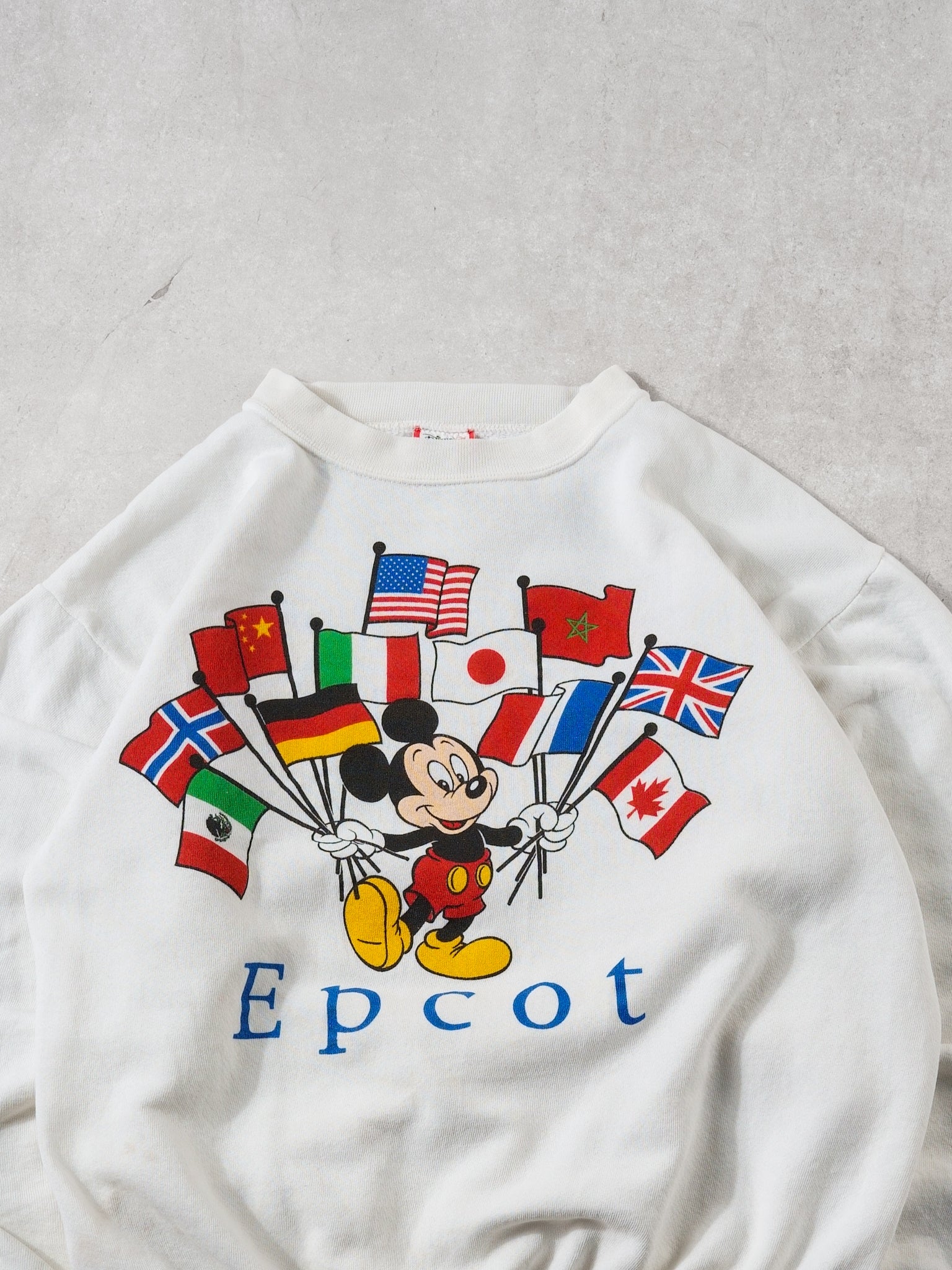 Vintage 90s White Disneyland Epcot Graphic Crewneck (M/L)
