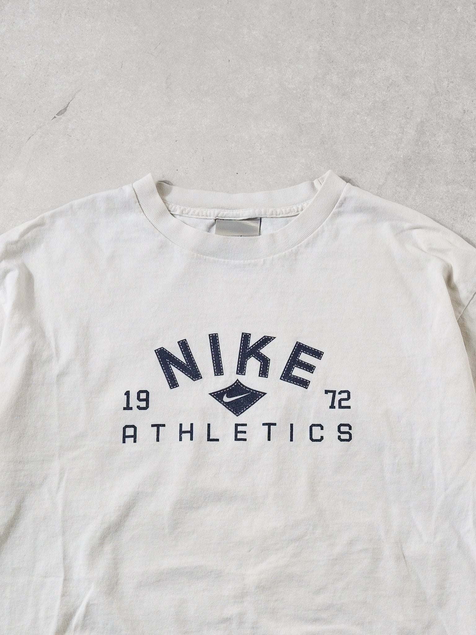 Vintage Y2k White and Blue Nike Athletics Tee (M)
