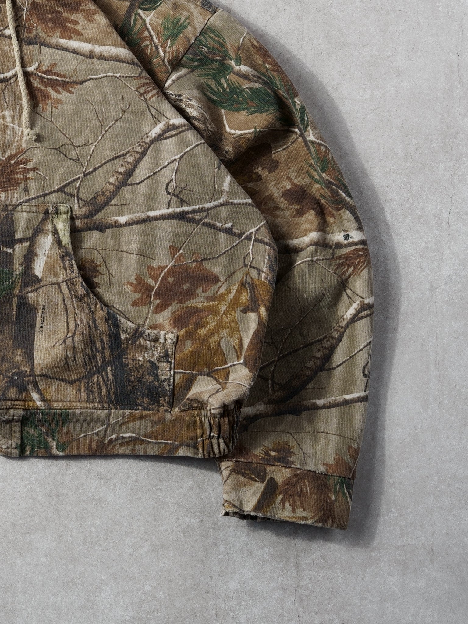 Vintage RealTree Camo Cropped Hooded Zip Up (M)
