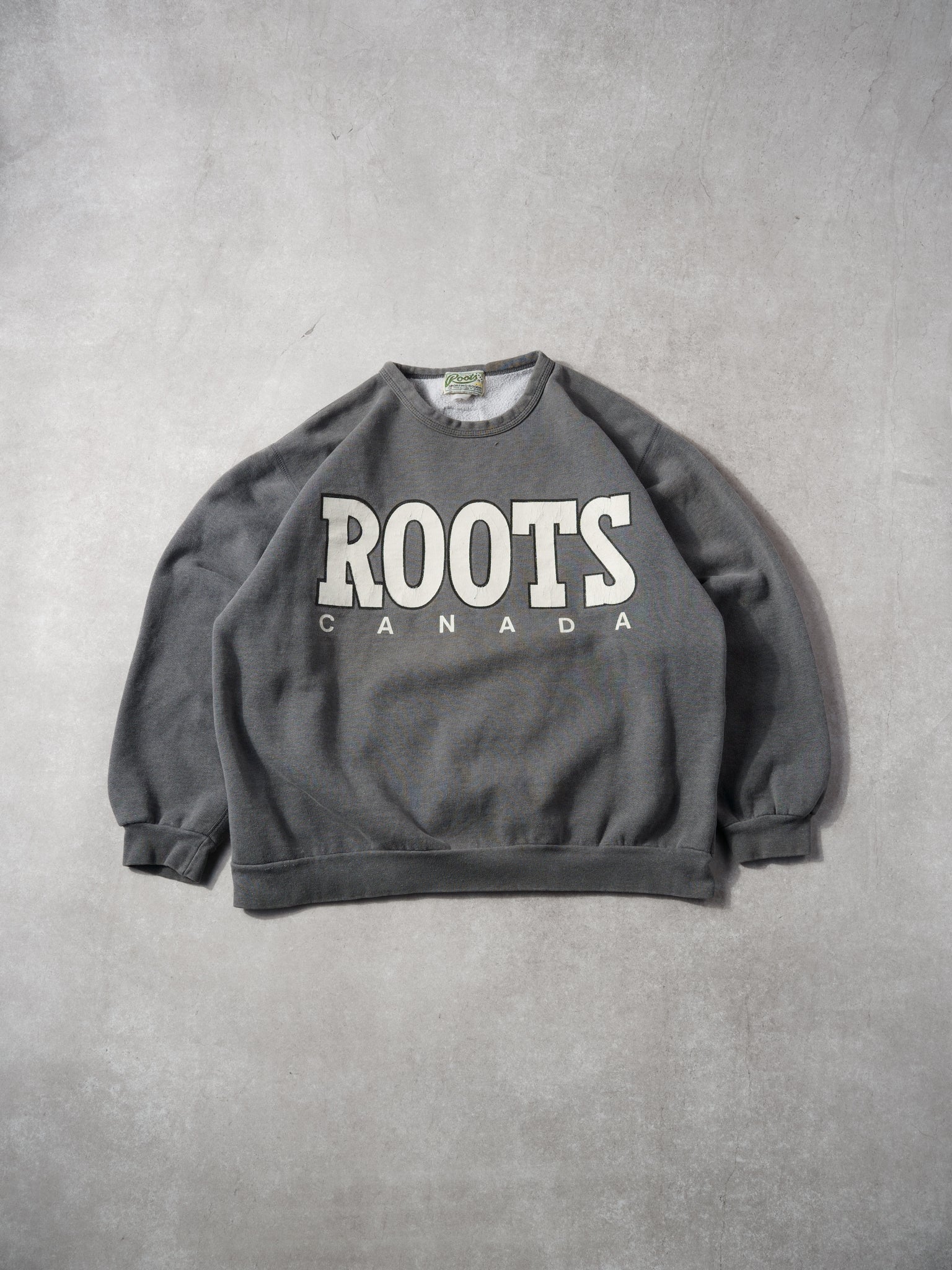 Vintage 90s Grey Roots Canada Crewneck (M/L)