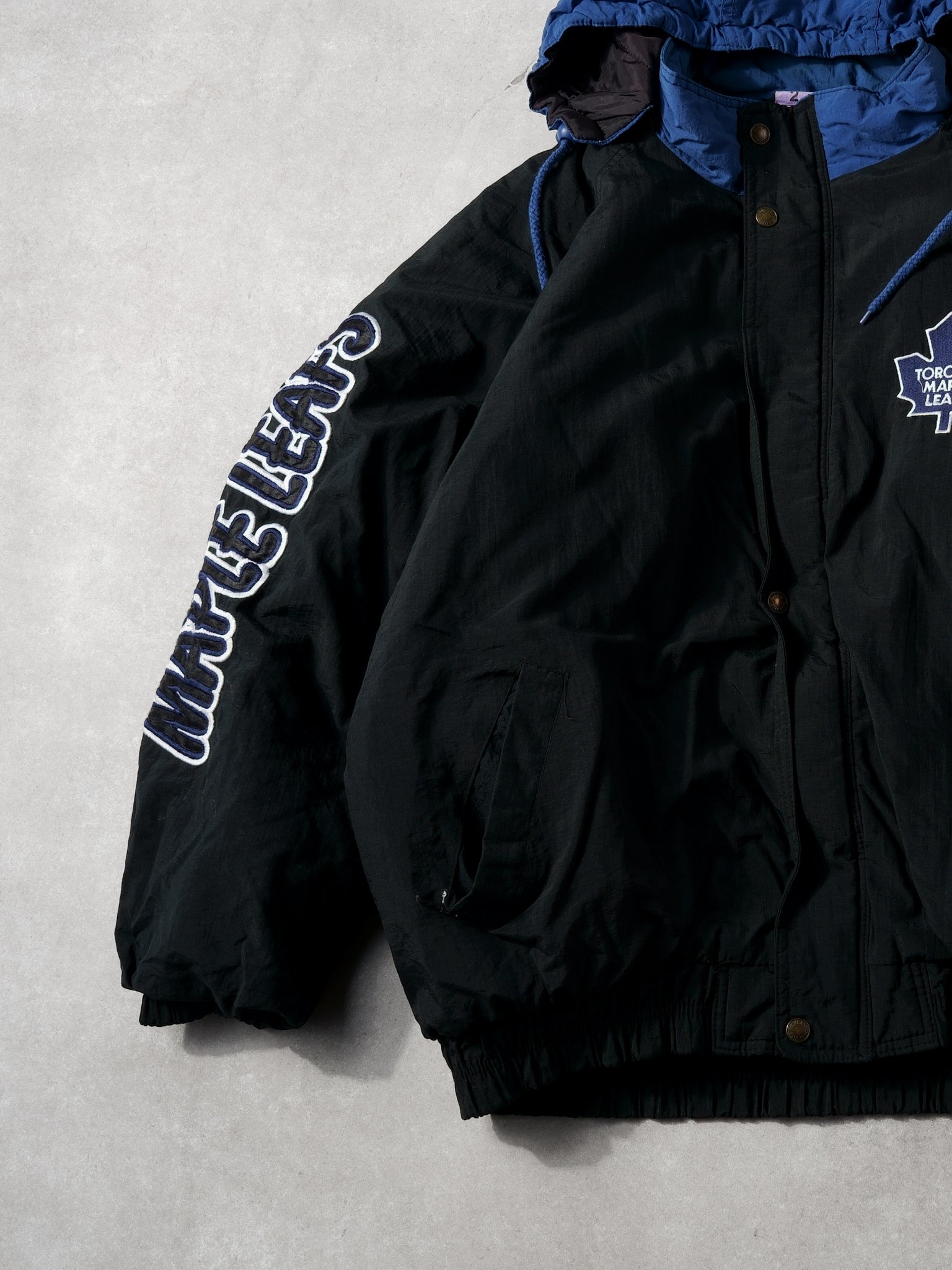 Vintage 90s Blue and Black Toronto Maple Leafs Hooded Jacket (XL)