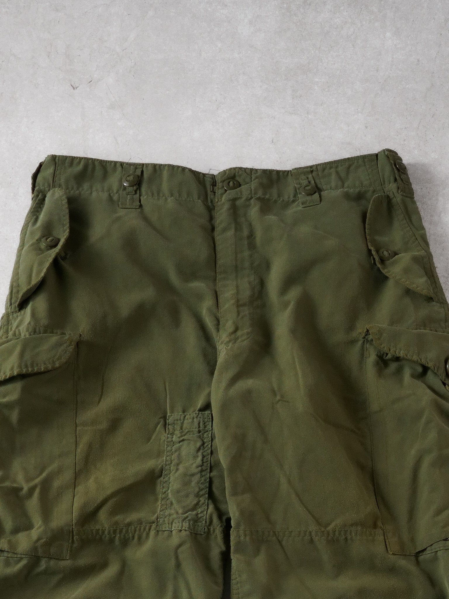 Vintage 90s Army Green Parachute Pants (34x28)