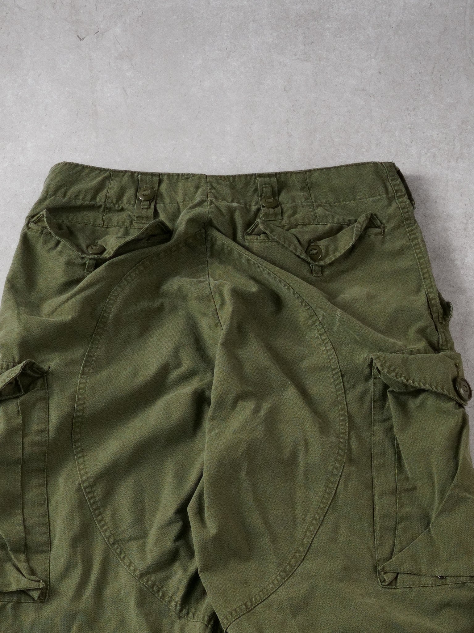 Vintage 98' Army Green Military Parachute Pants (32x30)