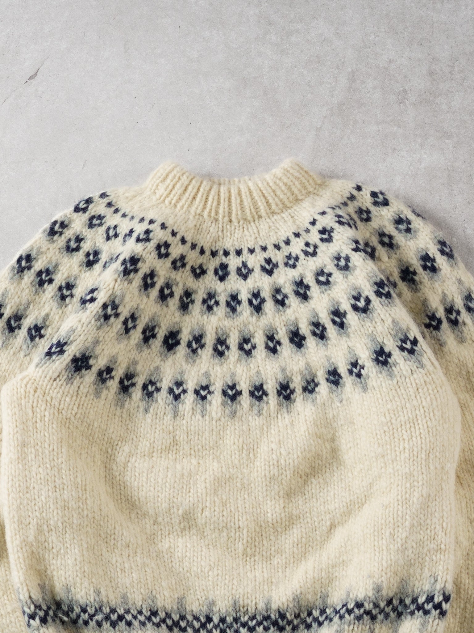 Vintage 90s Cream and Blue Patterned Knit Sweater (M)