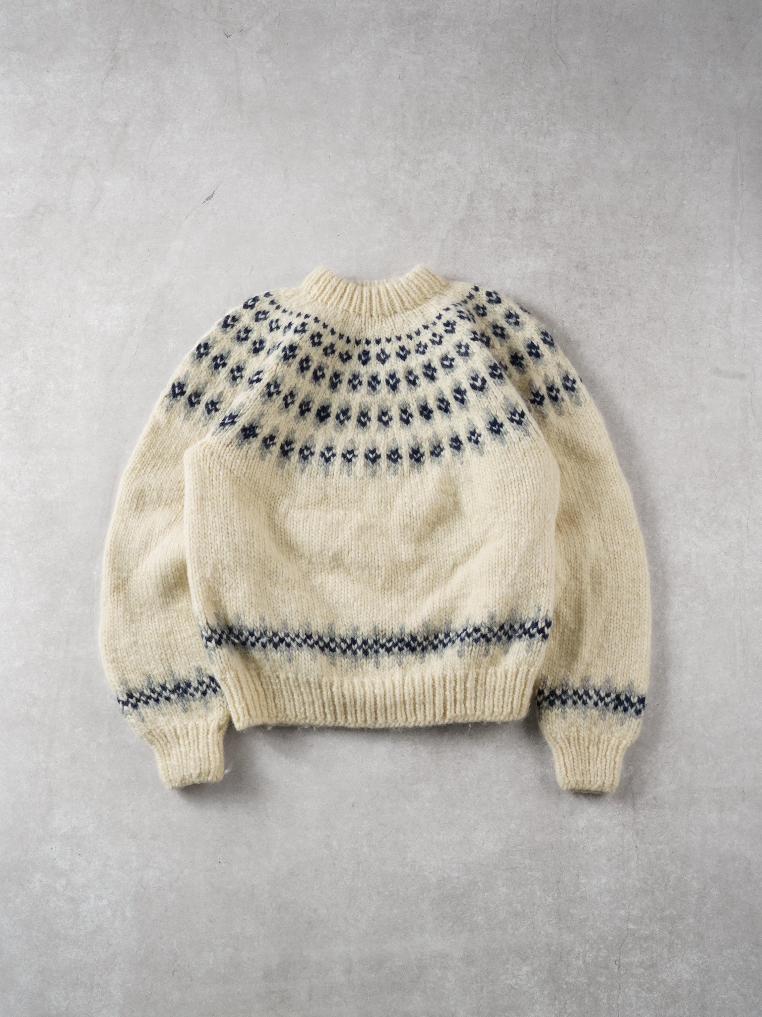 Vintage 90s Cream and Blue Patterned Knit Sweater (M)