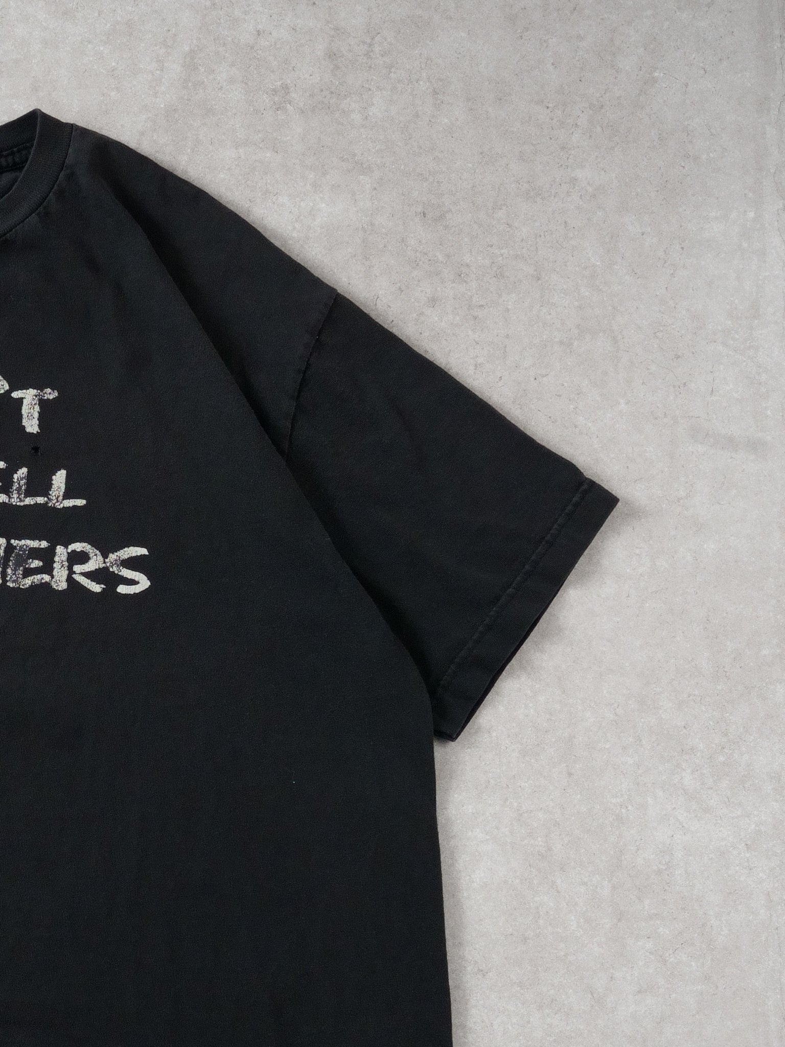 Vintage 90s Black "Doesn't Play Well With Others" Tee (L)