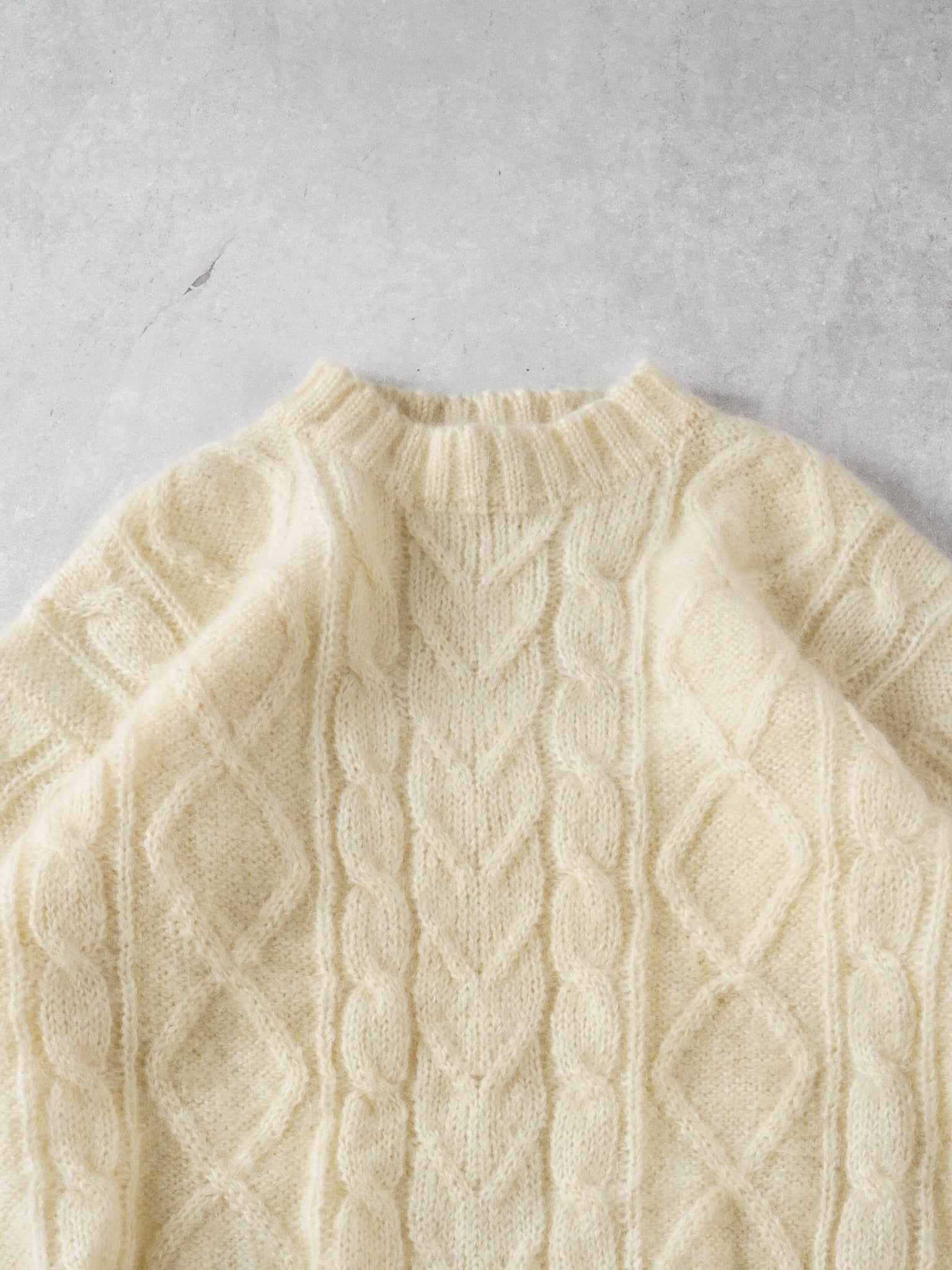 Vintage 90s Beige Mohair Cable Knit Sweater (M)