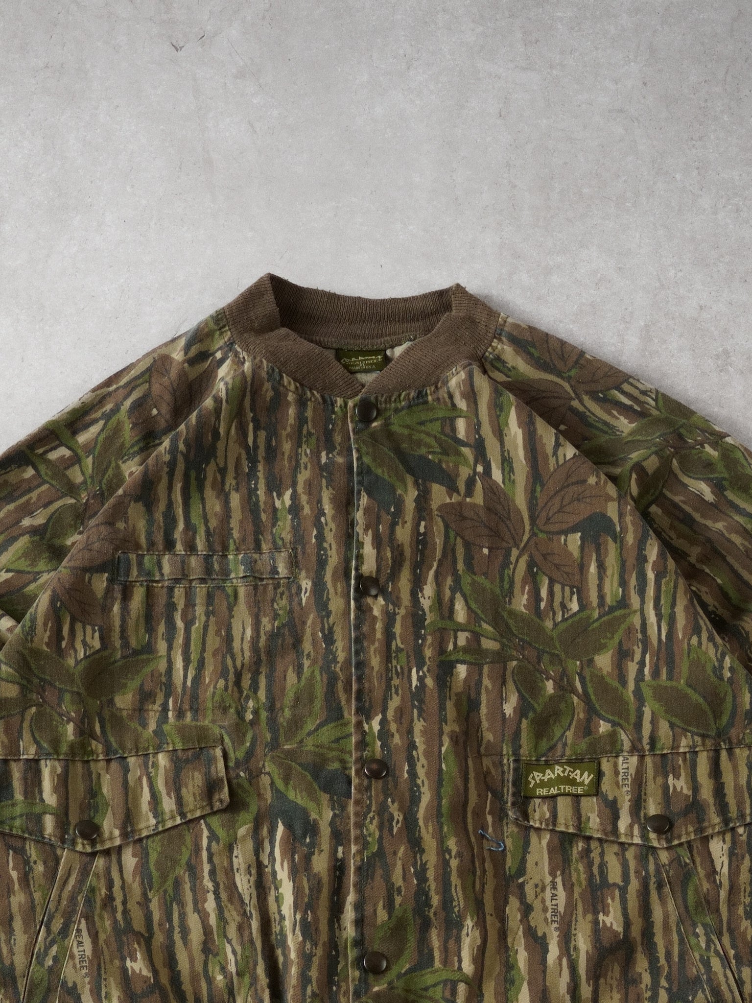 Vintage 90s Mossy Green Realtree Camo Bomber Jacket (L/XL)