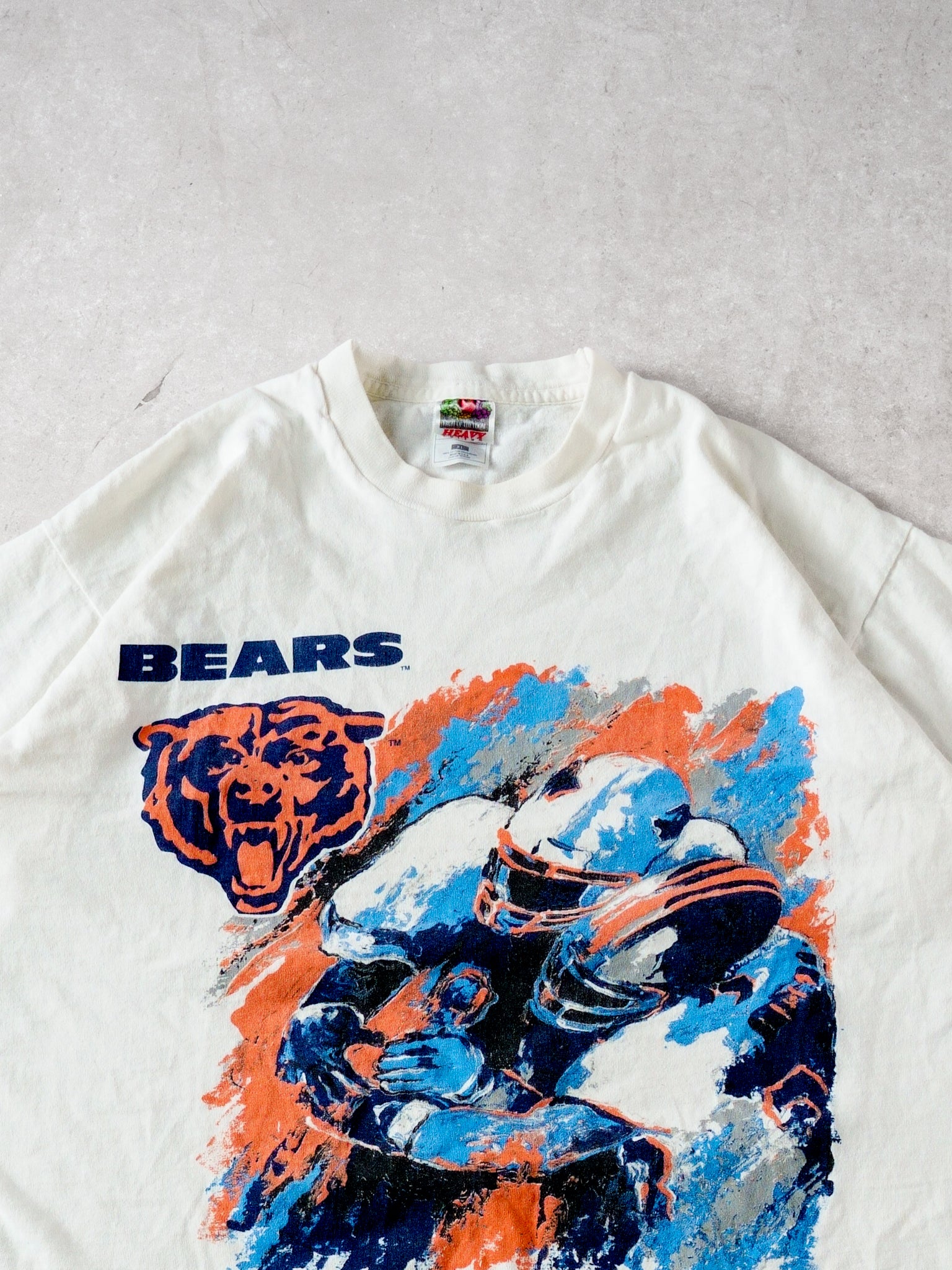 Vintage 96' White Chicago Bears NFL x Castrol Graphic Tee (M)