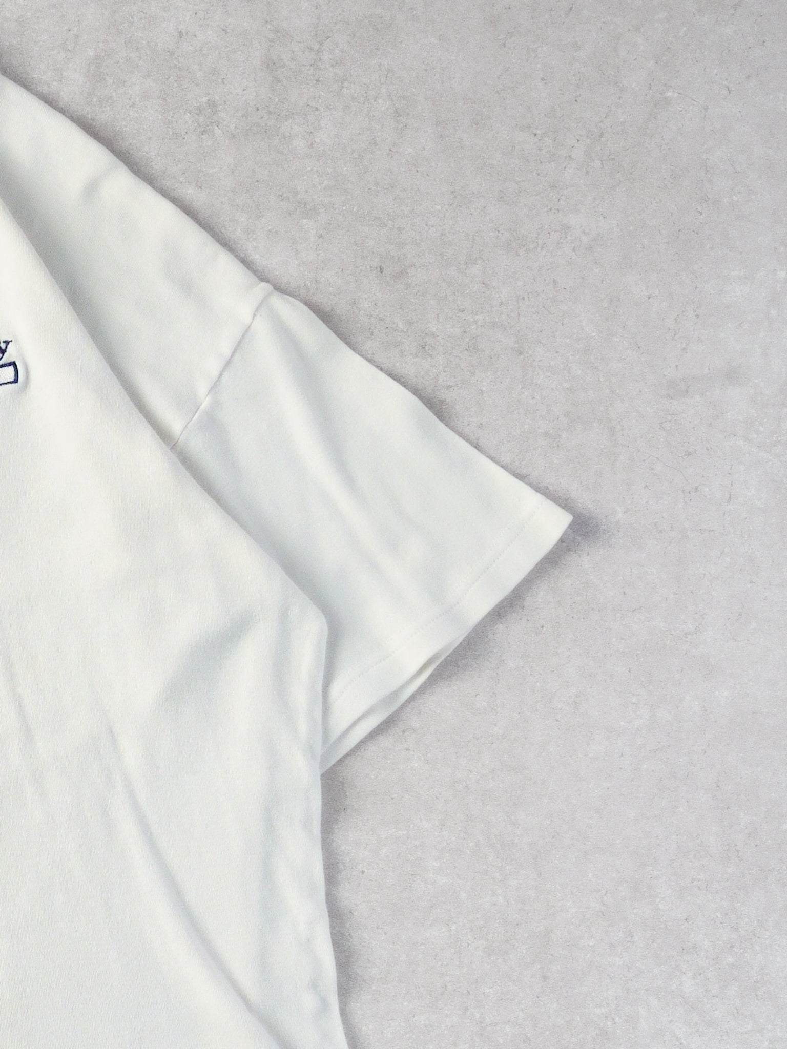Vintage 90s White Tommy Hilfiger Logo Boxy Tee (M)