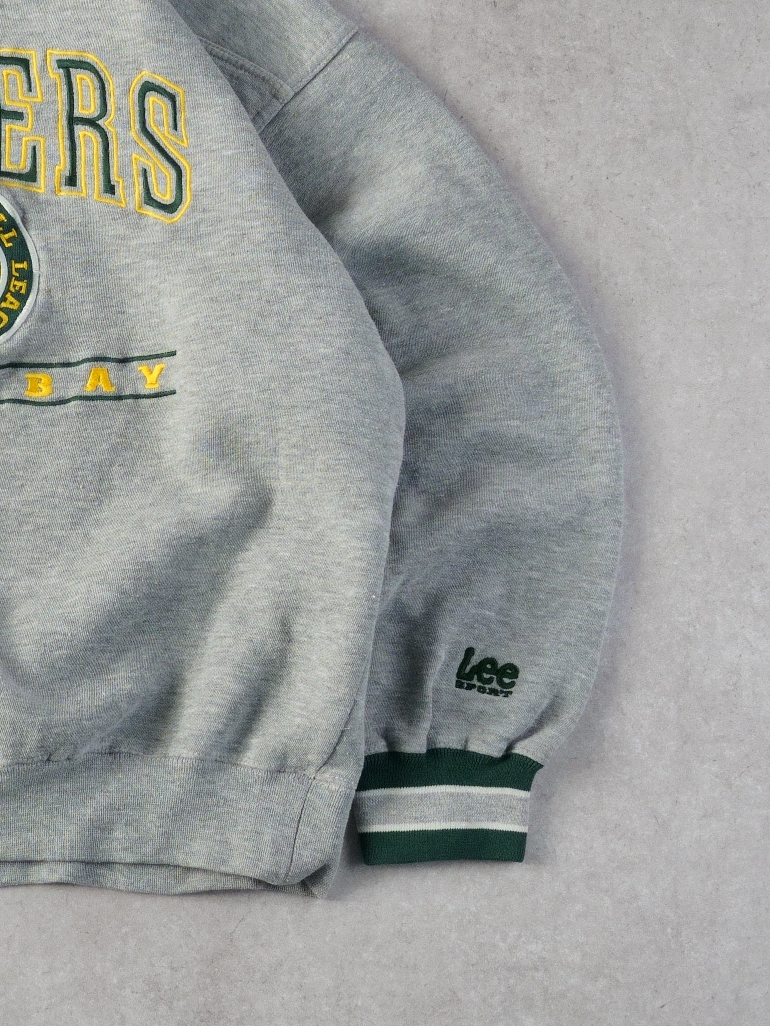 Vintage Y2k Grey Green Bay Pacers NFL Emblem Crewneck (M)