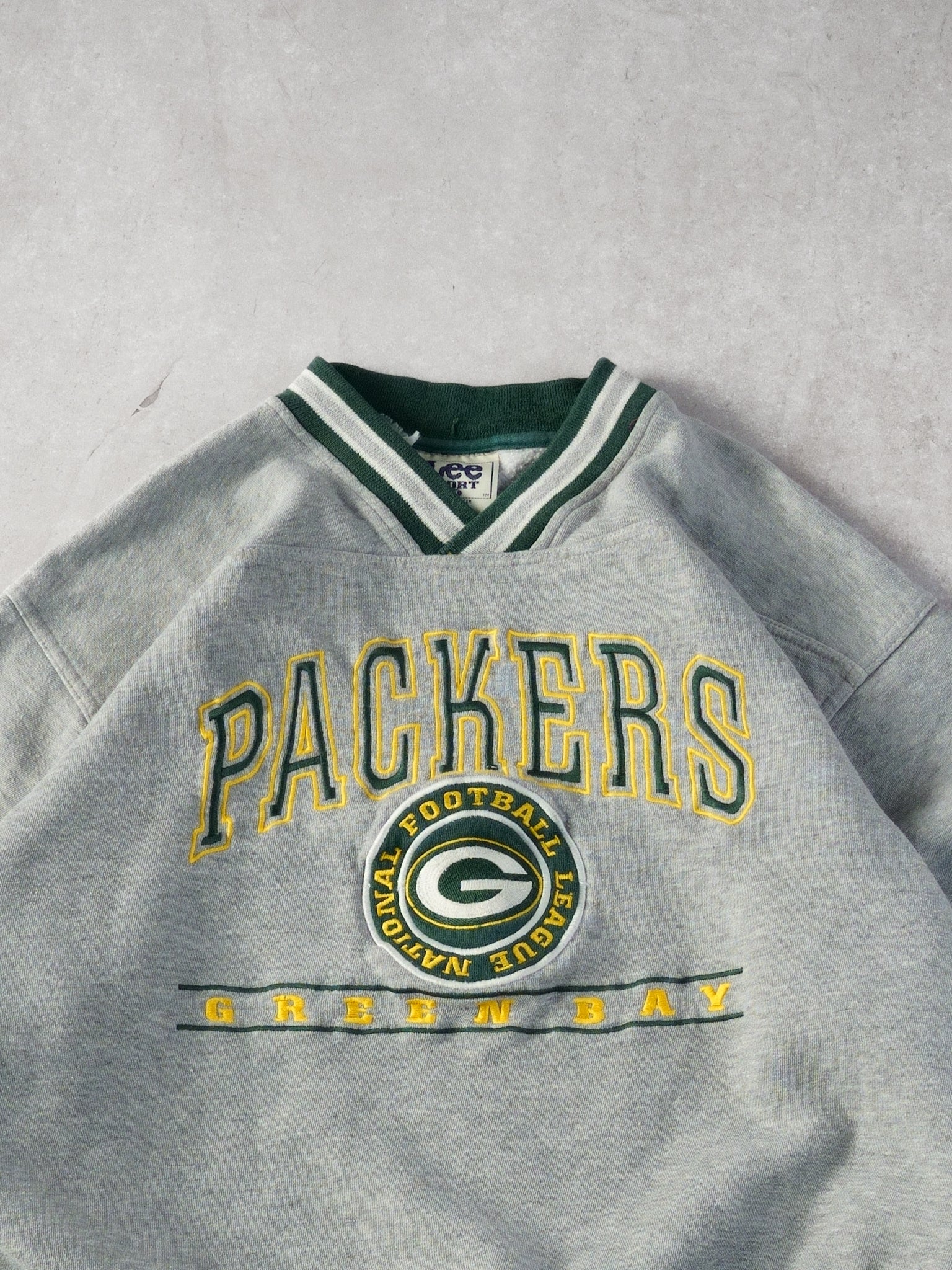 Vintage Y2k Grey Green Bay Pacers NFL Emblem Crewneck (M)