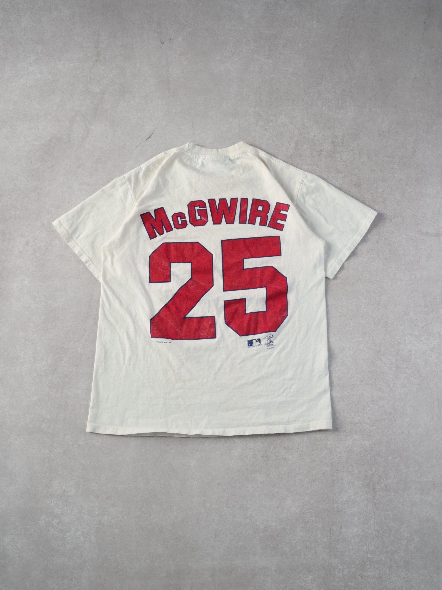Vintage 95' White St Louis Cardinals #25 Mcgwire MLB Graphic Tee (M)