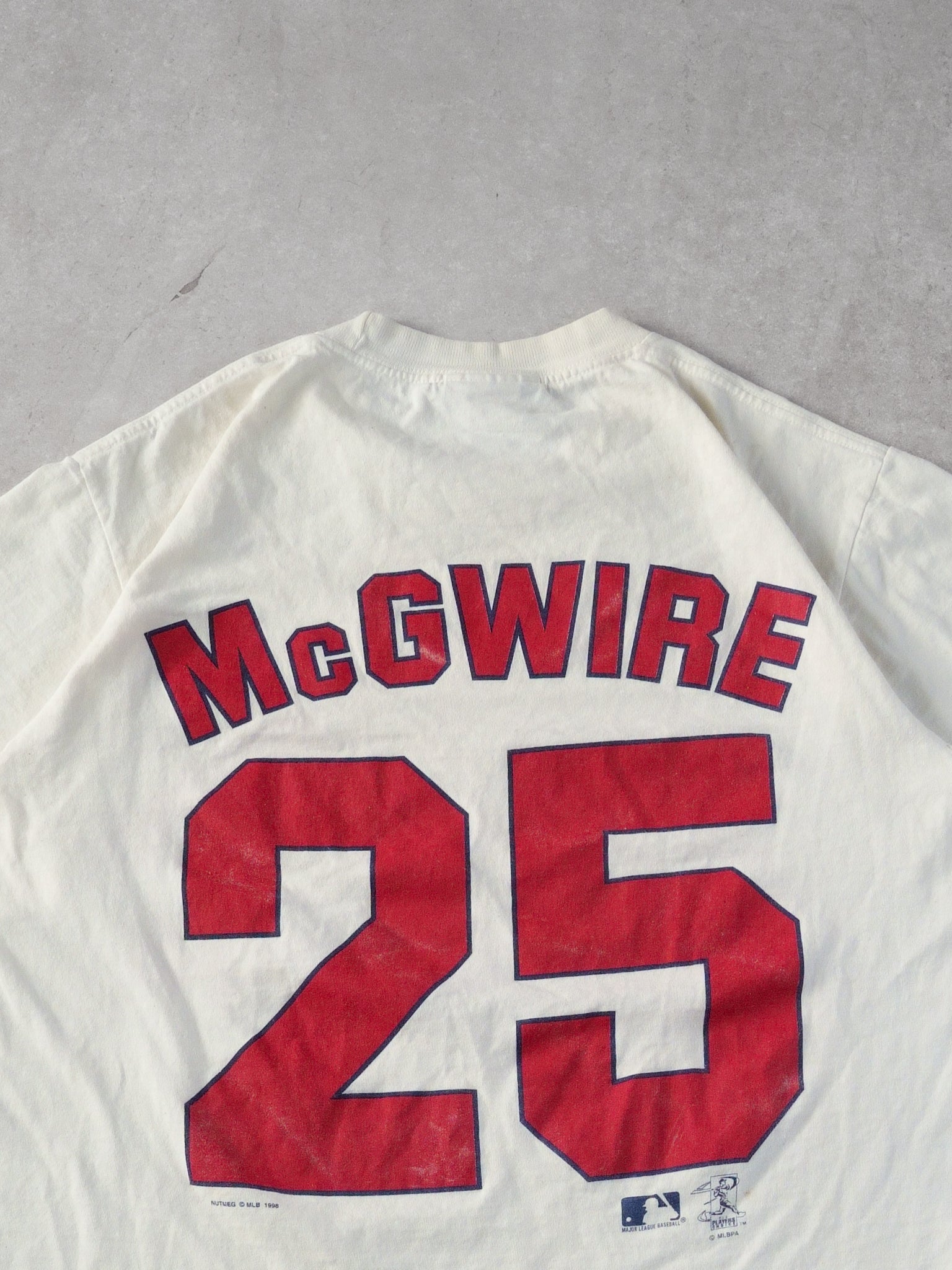 Vintage 95' White St Louis Cardinals #25 Mcgwire MLB Graphic Tee (M)